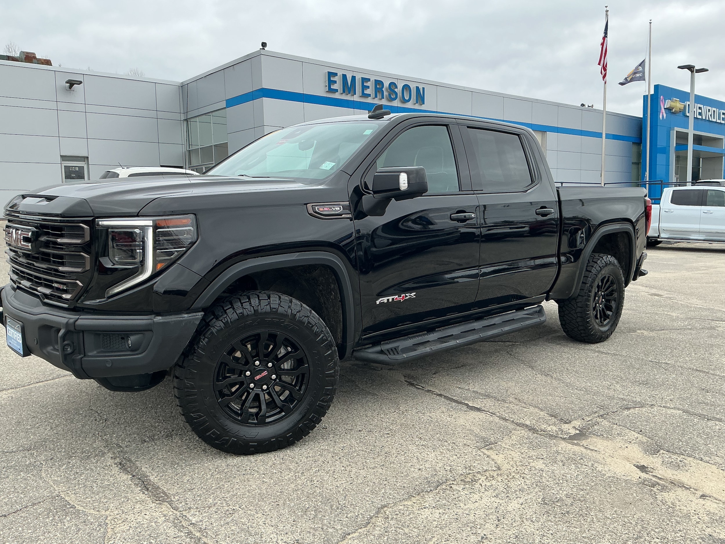 2023 GMC Sierra 4WD Crew Cab Short Box AT4X's photo