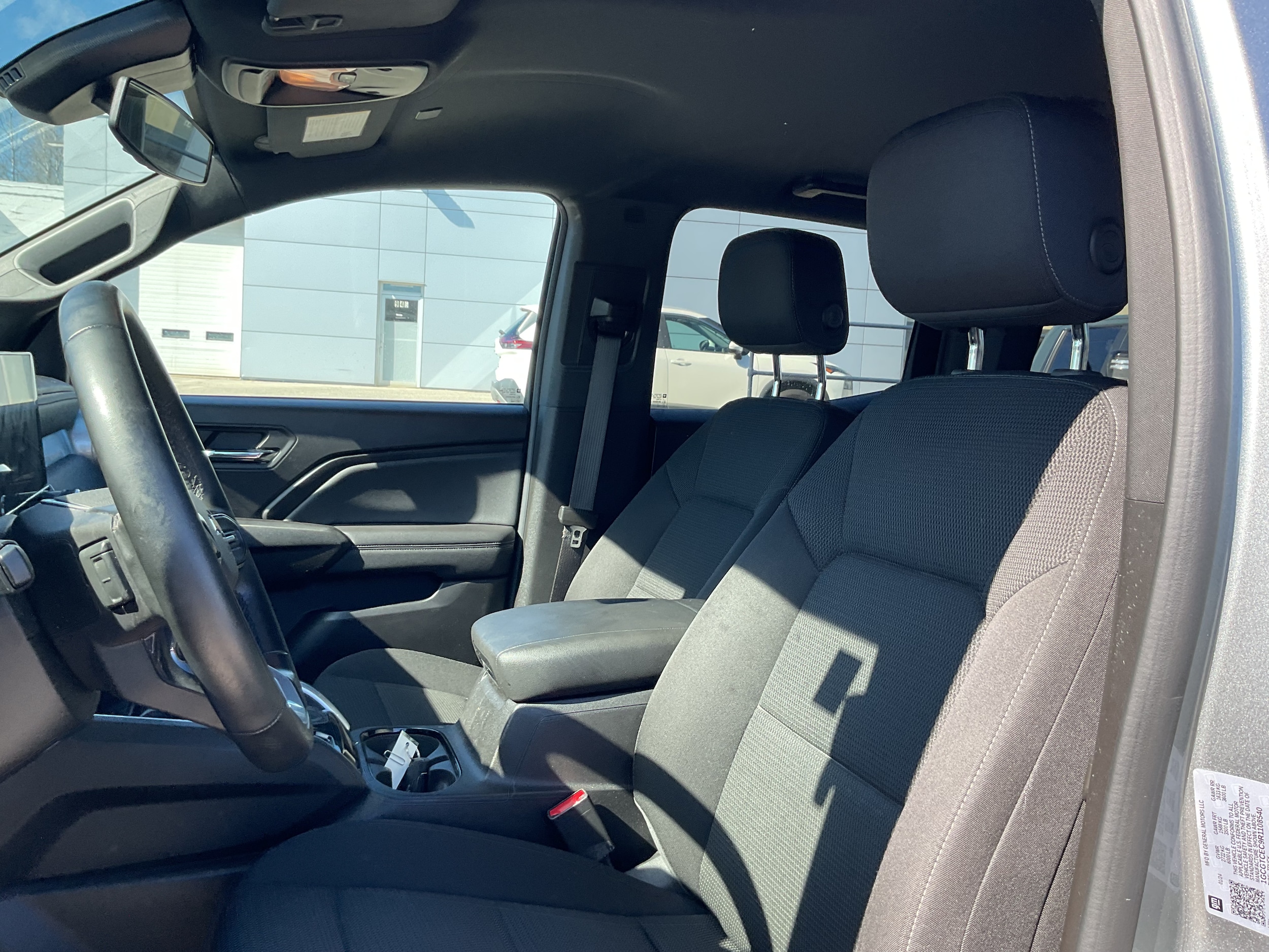 2024 Chevrolet Colorado LT - Photo 7