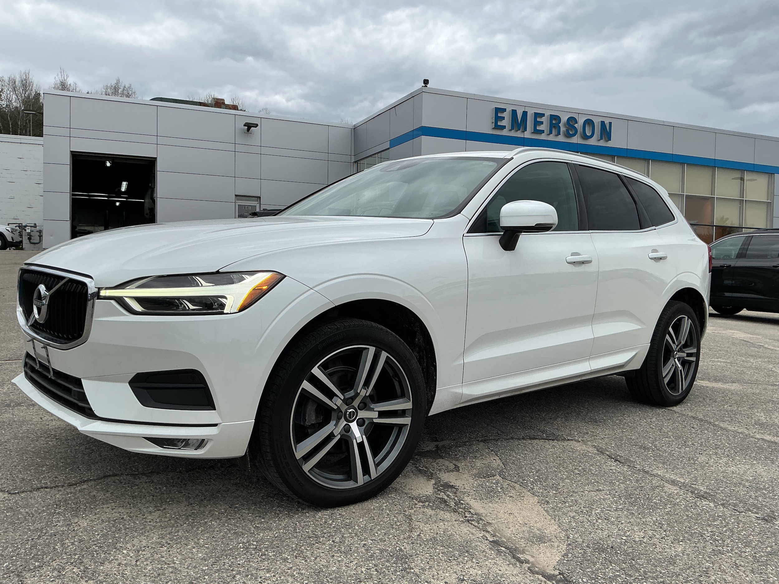 2021 Volvo XC60 T5 Momentum AWD's photo
