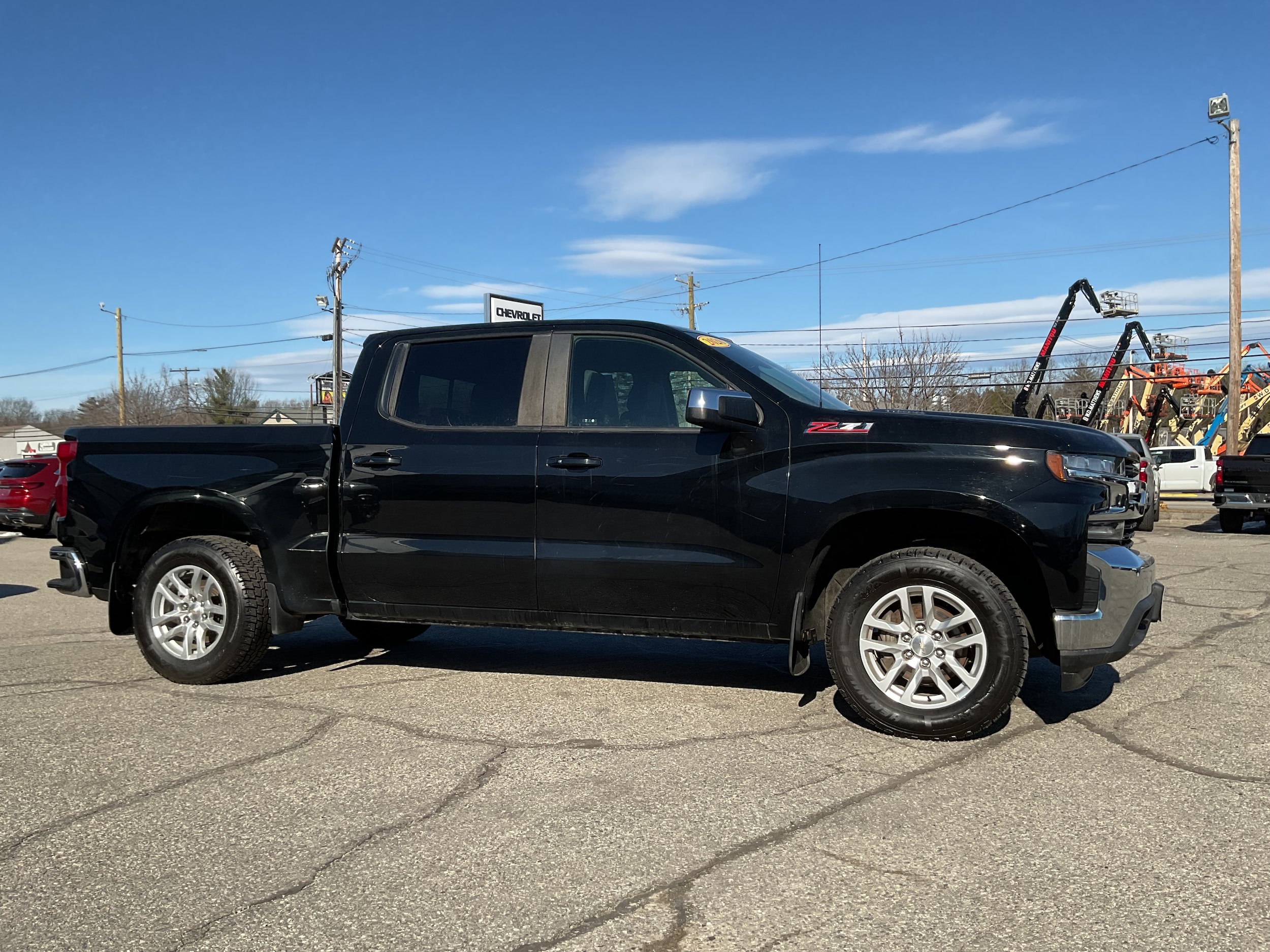Used 2020 Chevrolet Silverado 1500 LT with VIN 3GCUYDET2LG228876 for sale in Auburn, ME