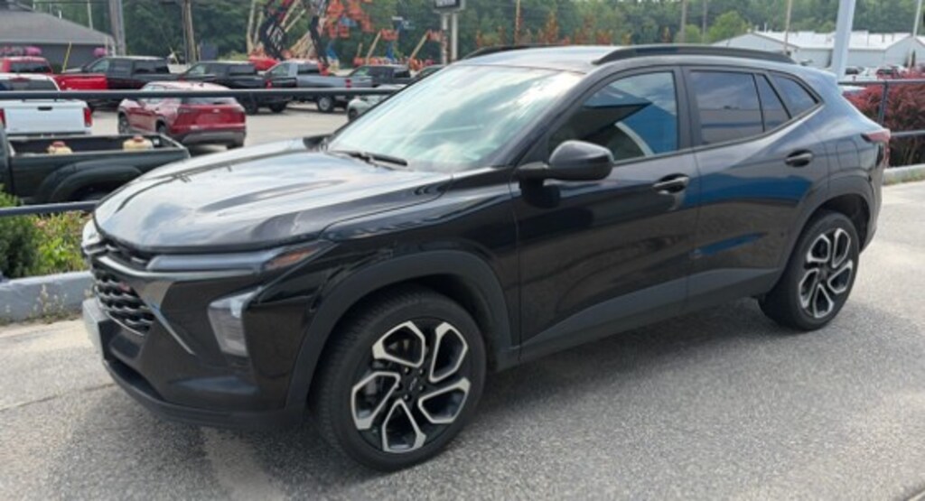 Used 2025 Chevrolet Trax 2RS SUV