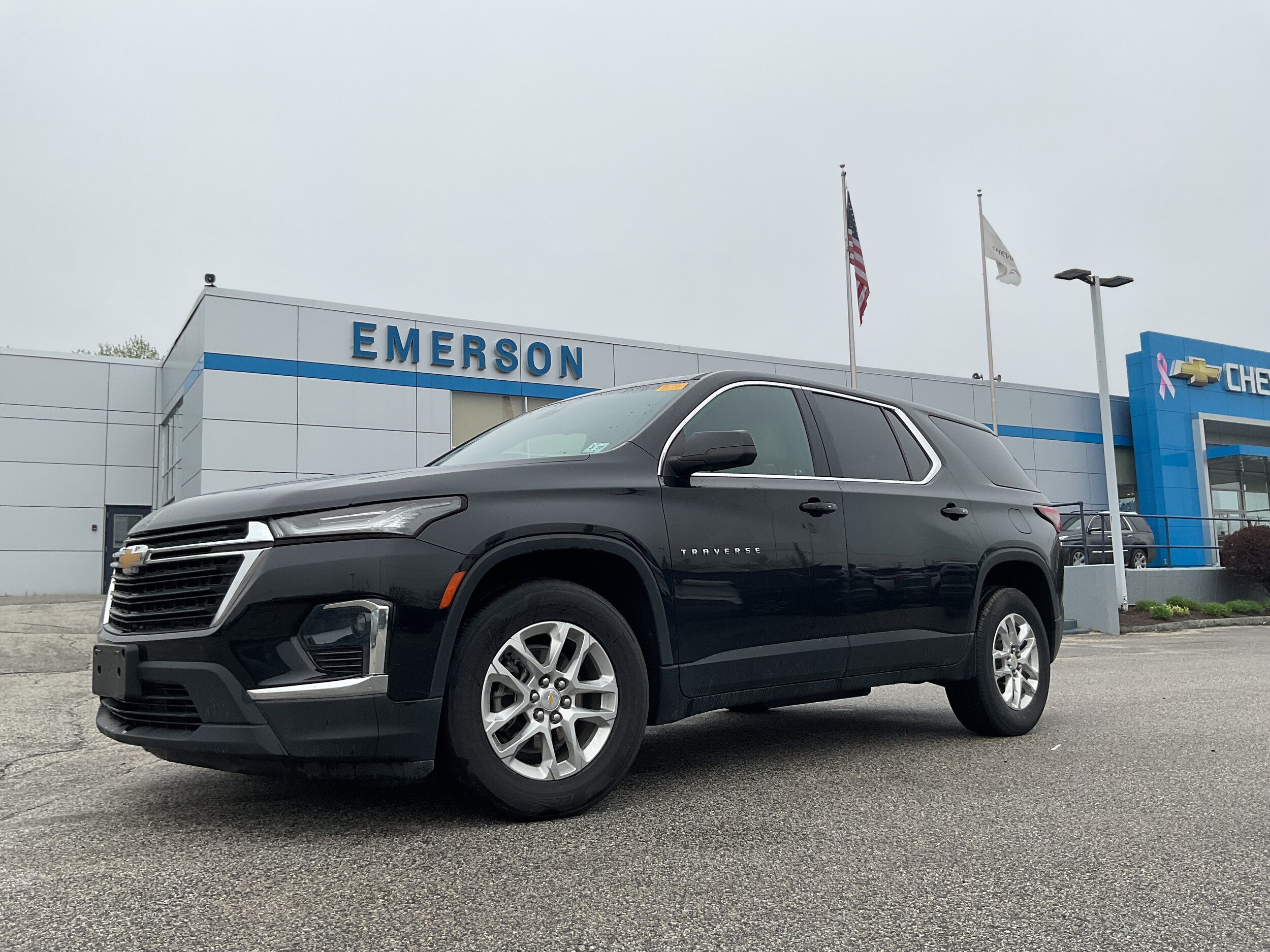 2022 Chevrolet Traverse LS photo 4