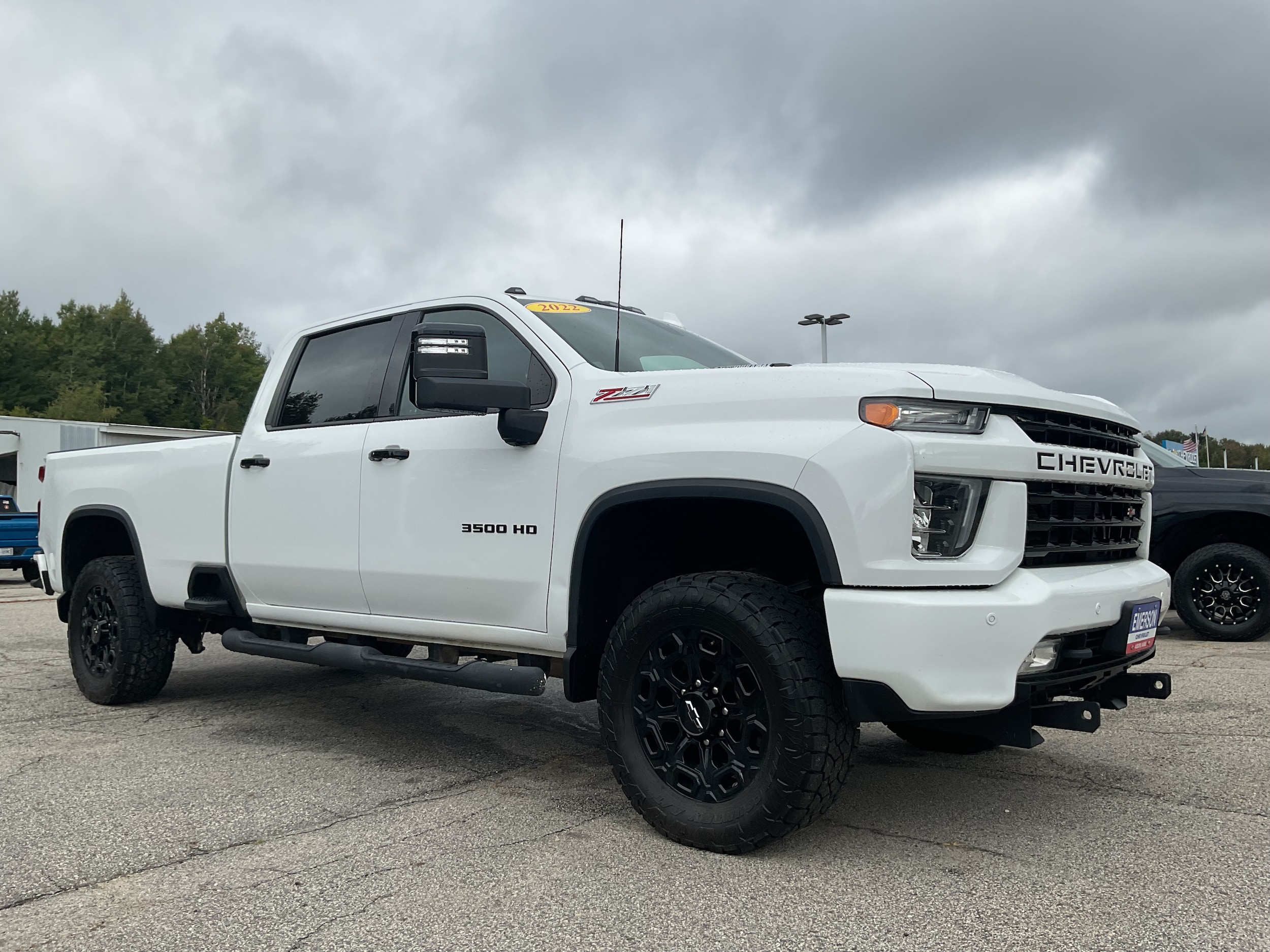 2022 Chevrolet Silverado LTZ photo 3