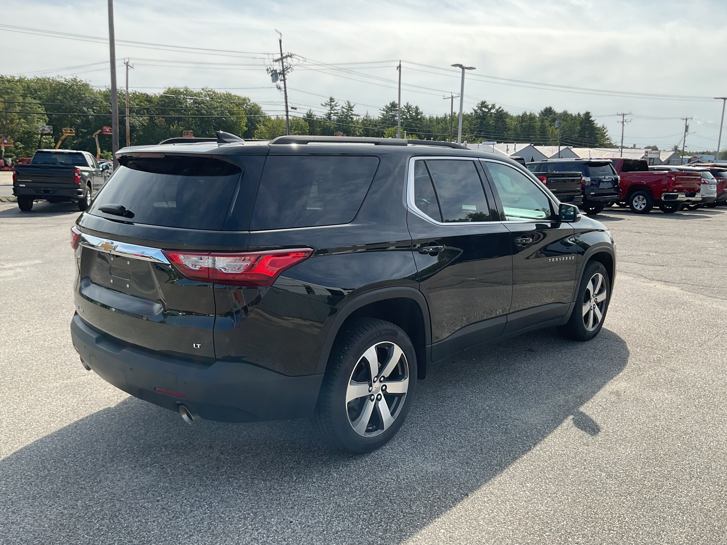 2021 Chevrolet Traverse Leather photo 3