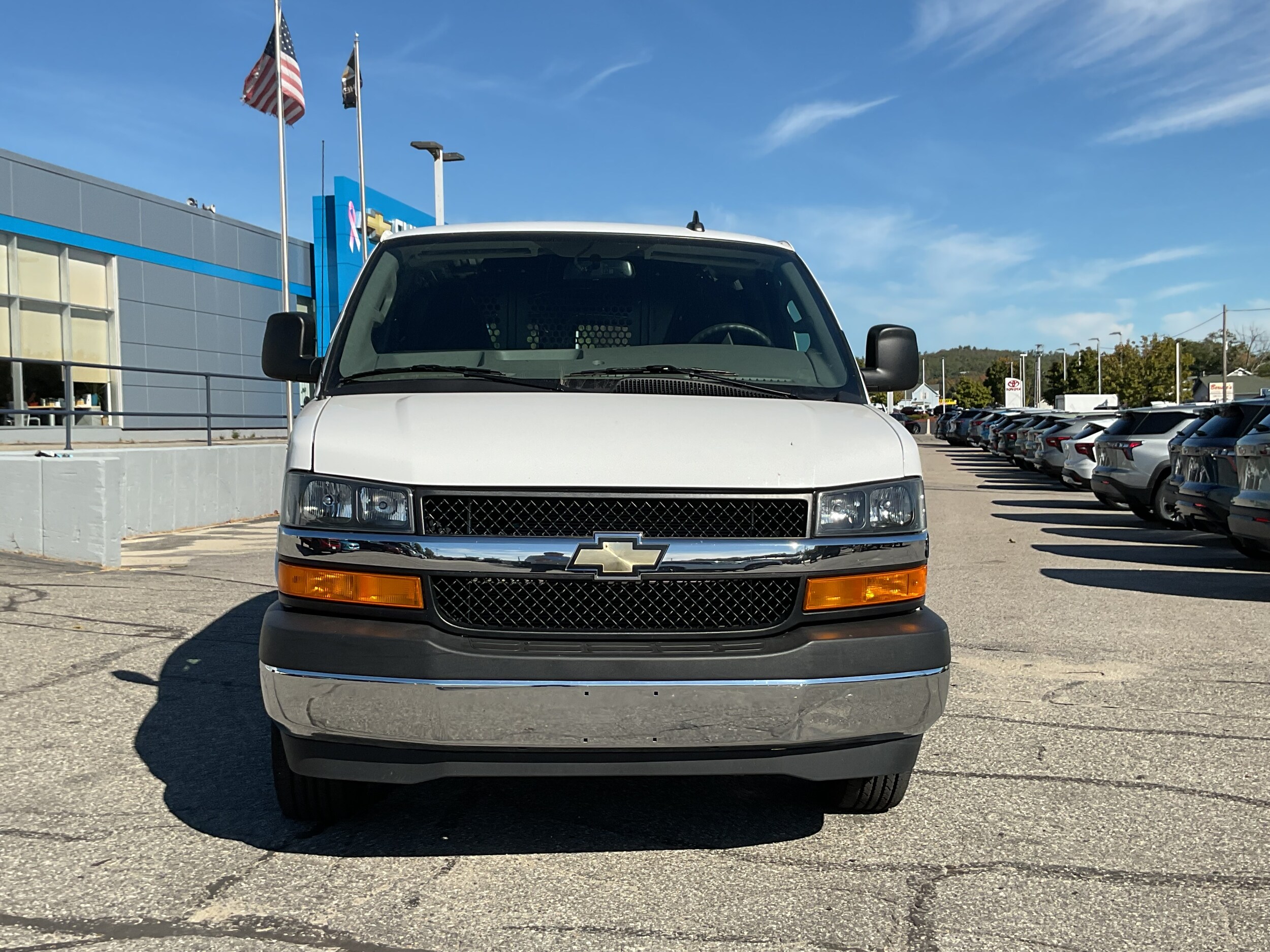 2023 Chevrolet Express Cargo 2500 Van photo 2
