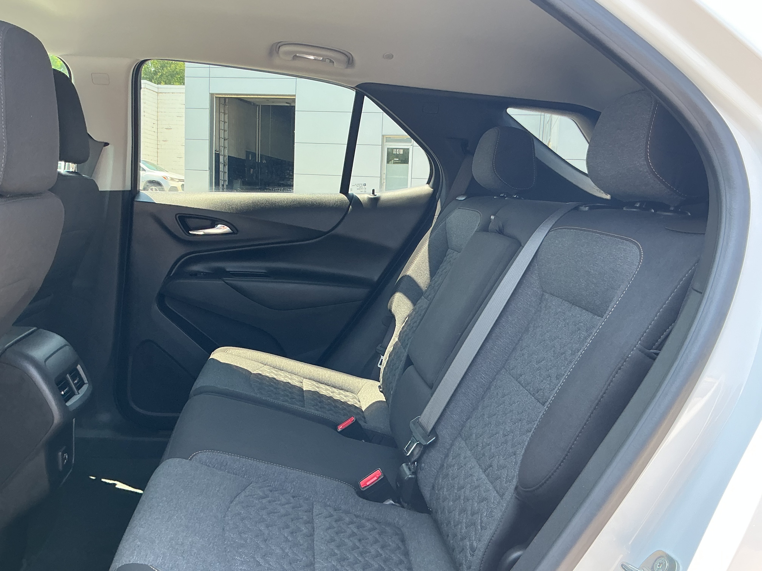 2022 Chevrolet Equinox LT - Photo 12