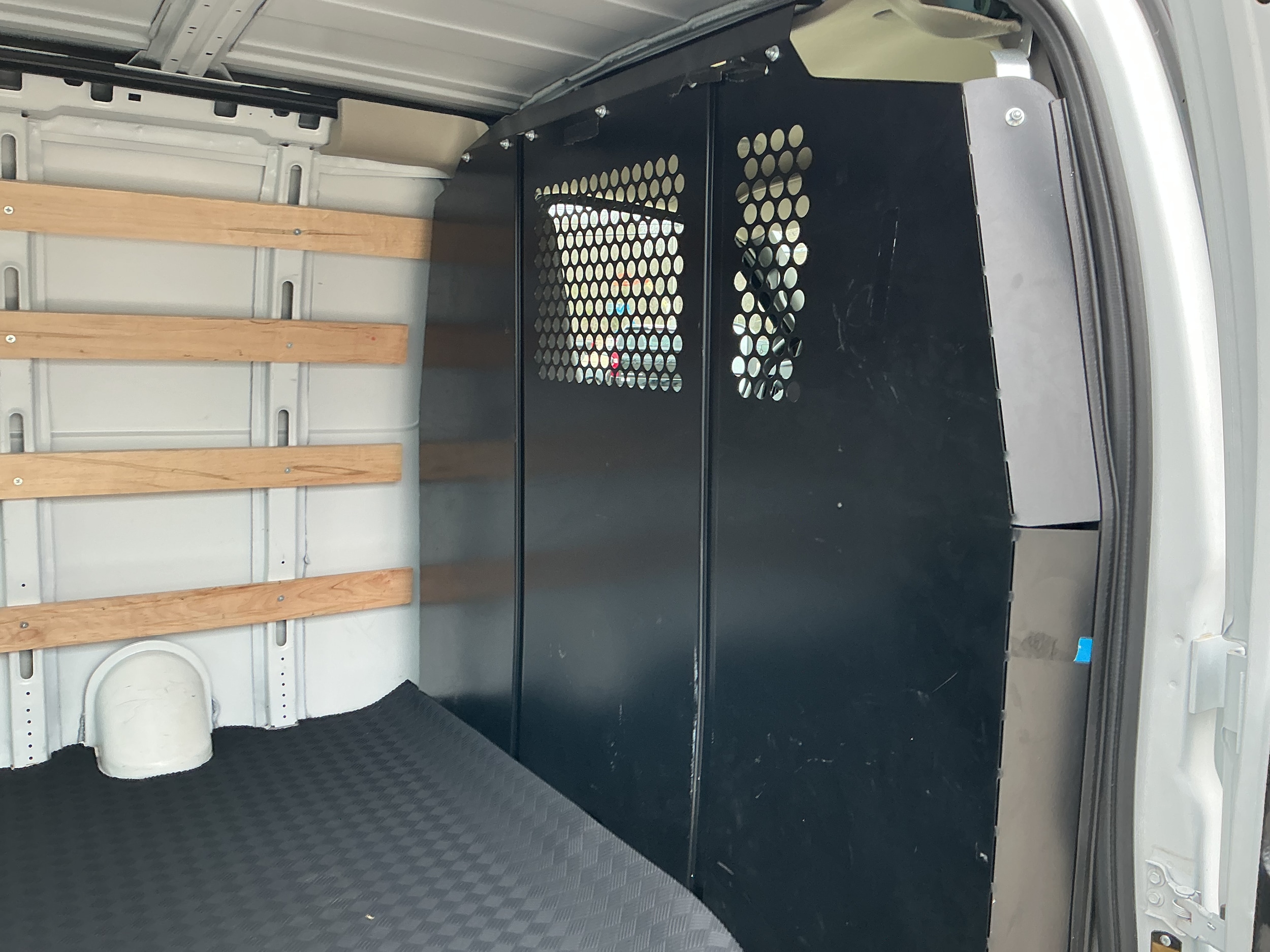 2024 Chevrolet Express Cargo Work Van - Photo 7