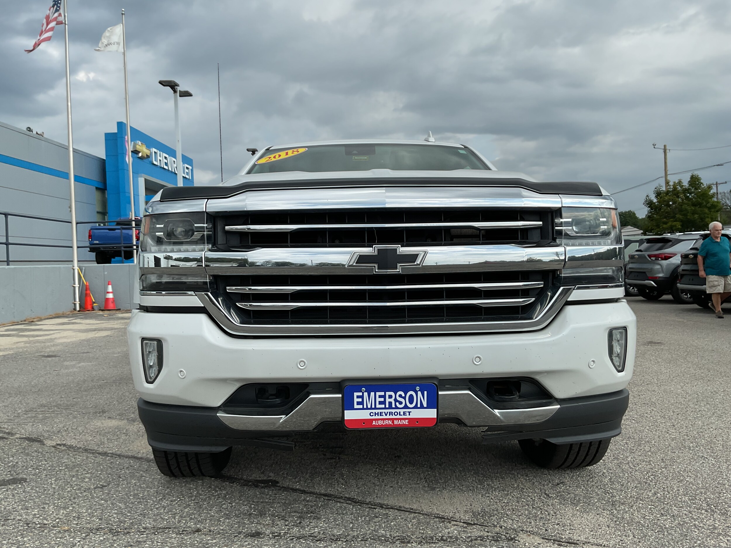 2018 Chevrolet Silverado 1500 High Country photo 2