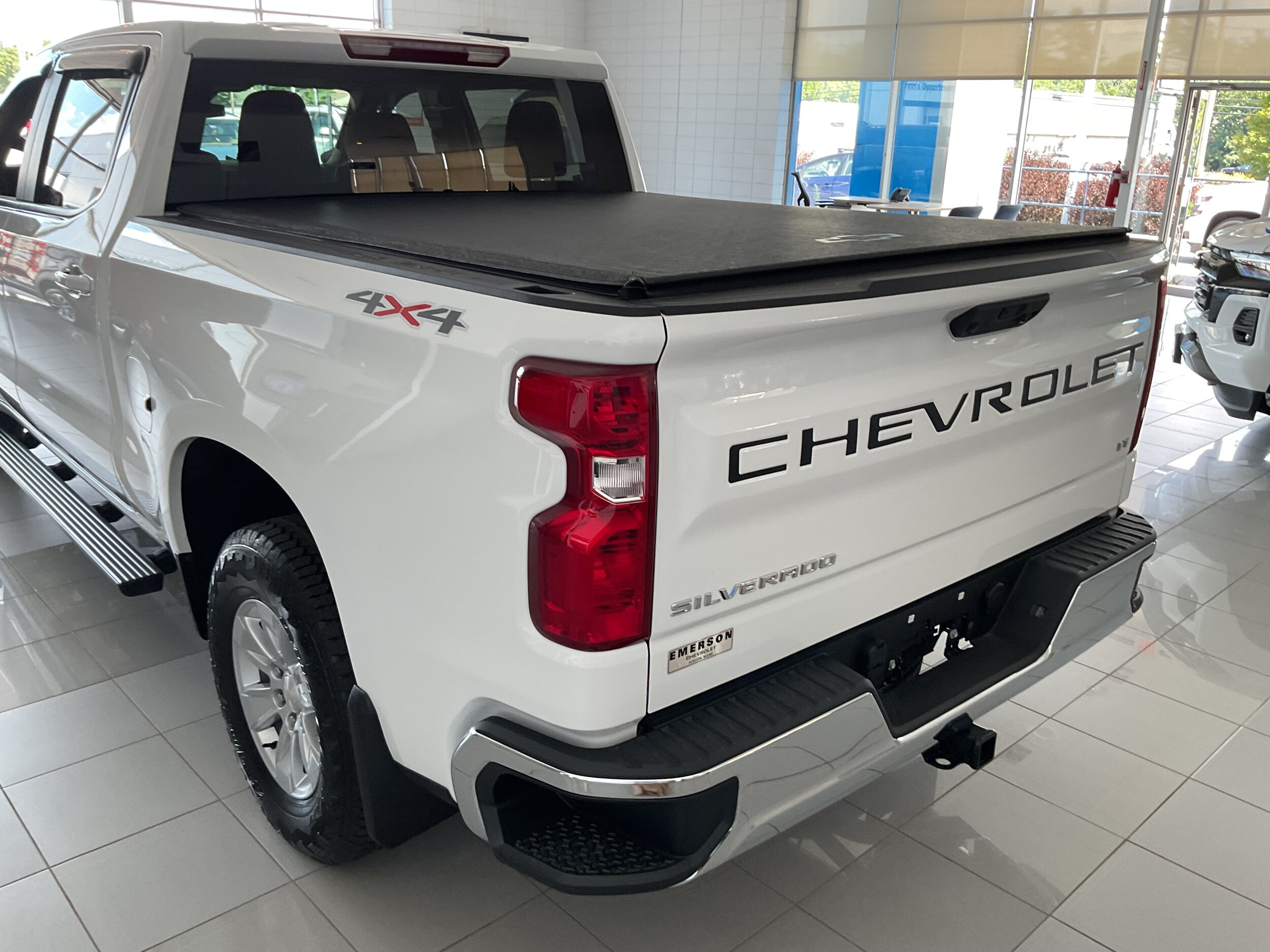 2025 Chevrolet Silverado 1500 photo 3