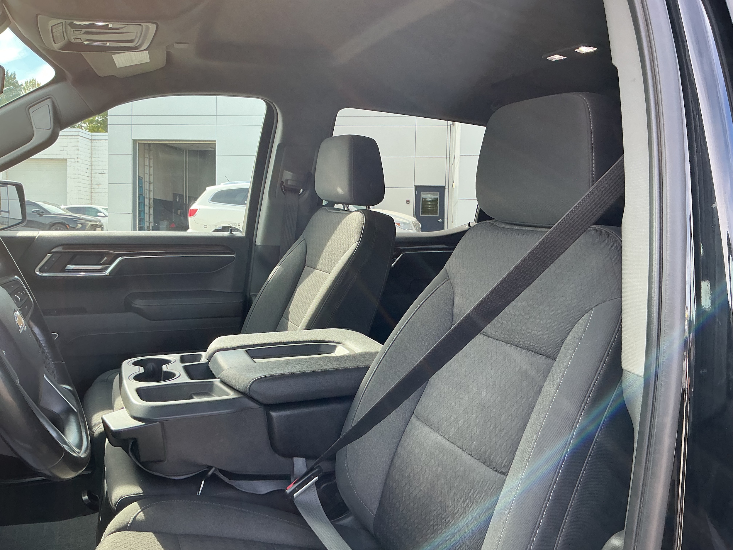 2023 Chevrolet Silverado 1500 LT - Photo 8