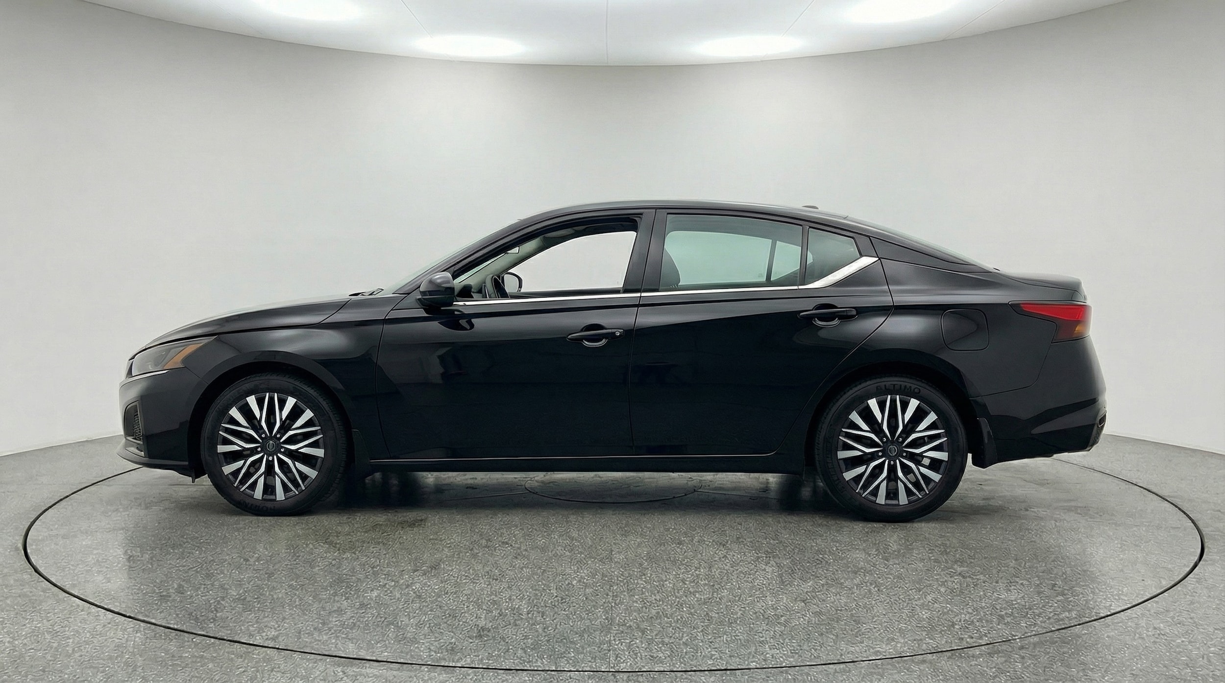 Thumbnail: 2025 Nissan Altima - 4