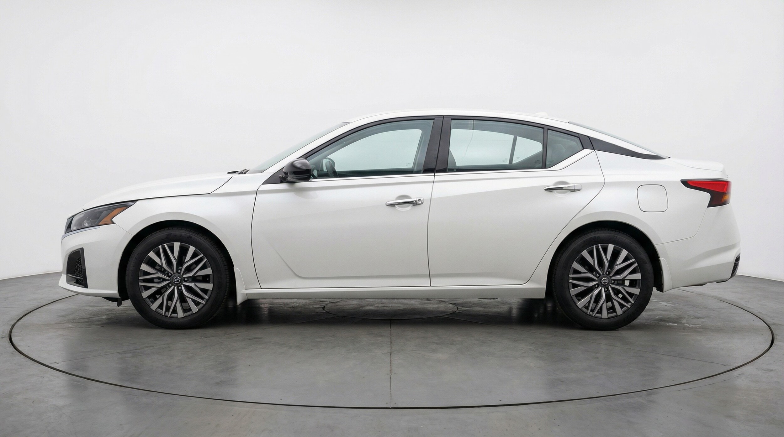 Thumbnail: 2025 Nissan Altima - 4