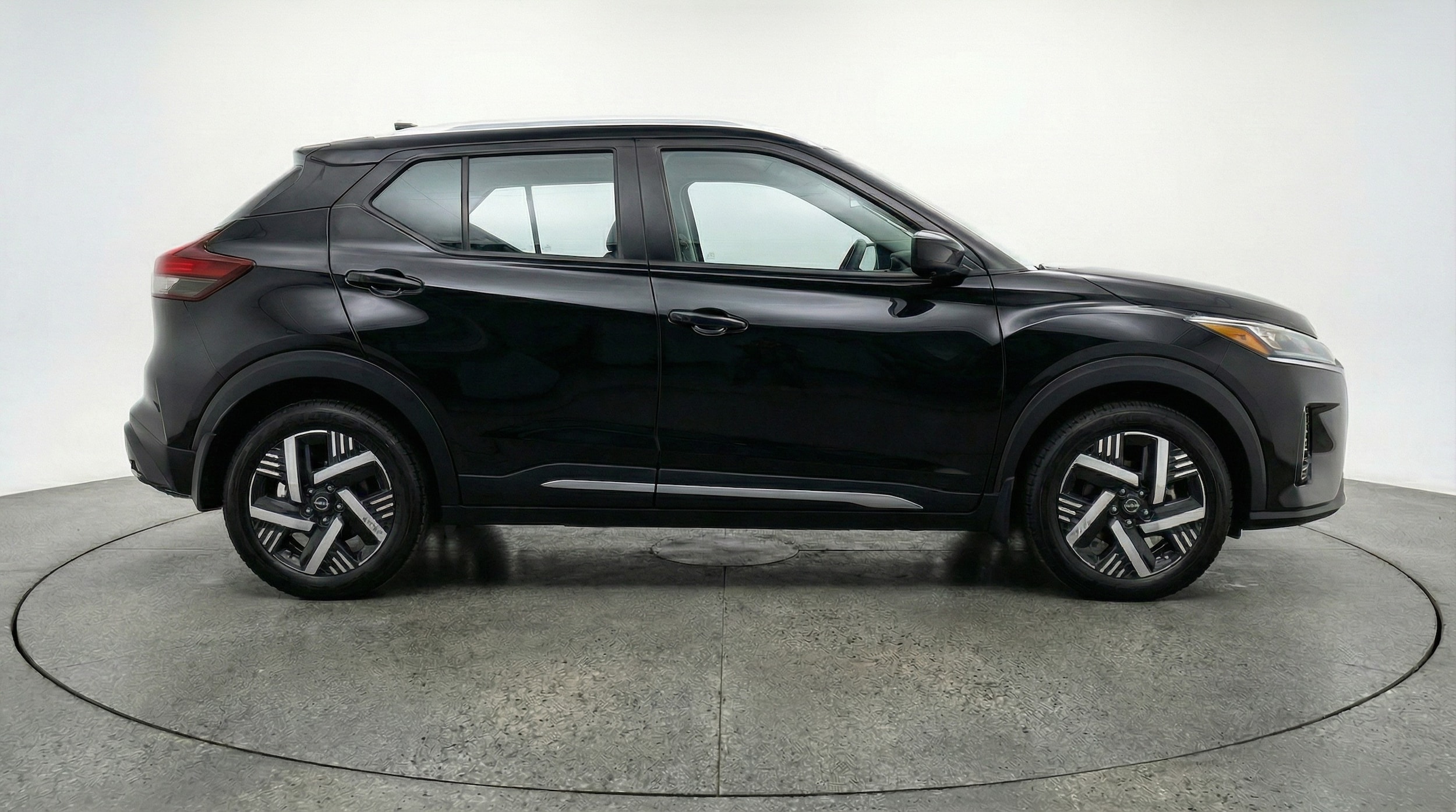 Thumbnail: 2026 Nissan Kicks - 8