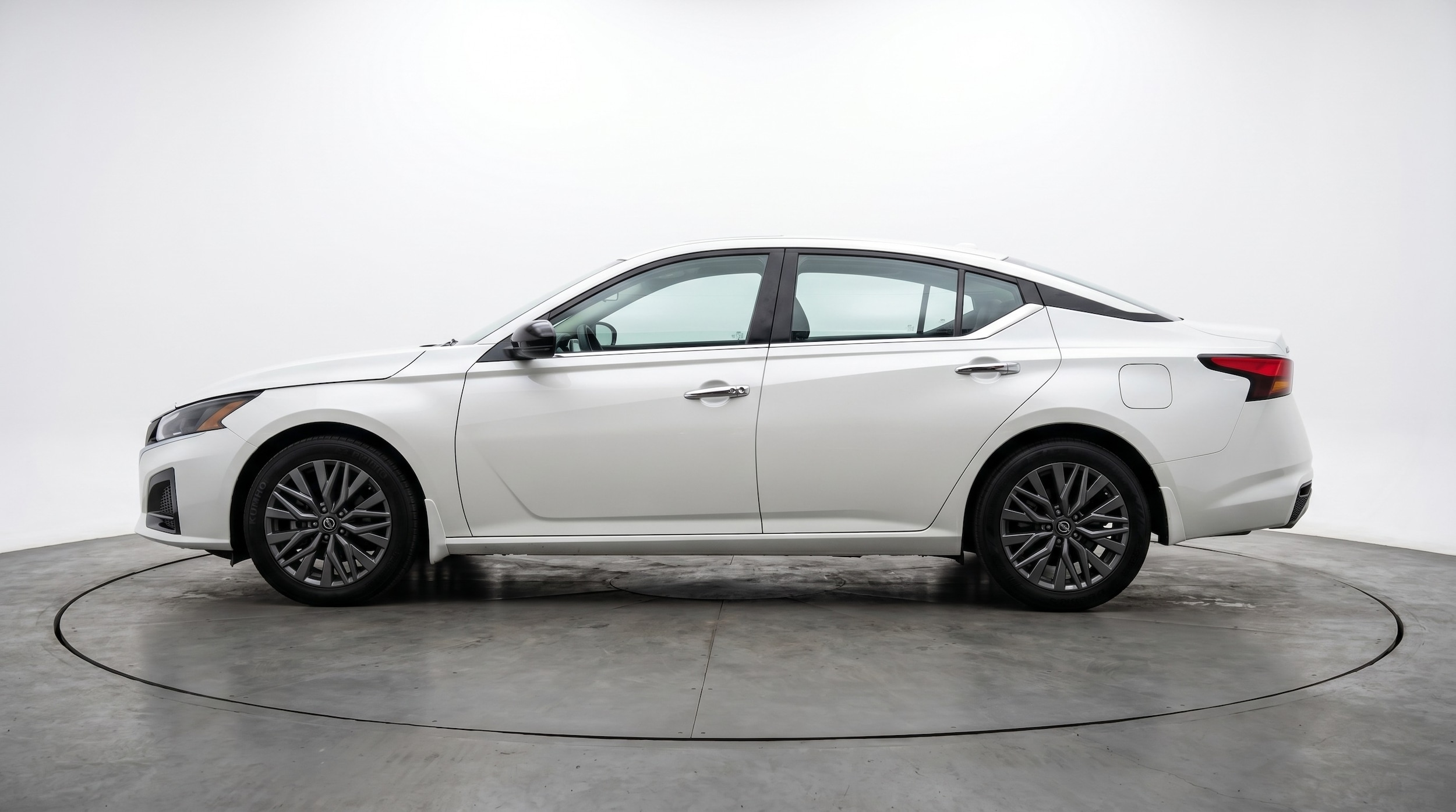 Thumbnail: 2025 Nissan Altima - 4