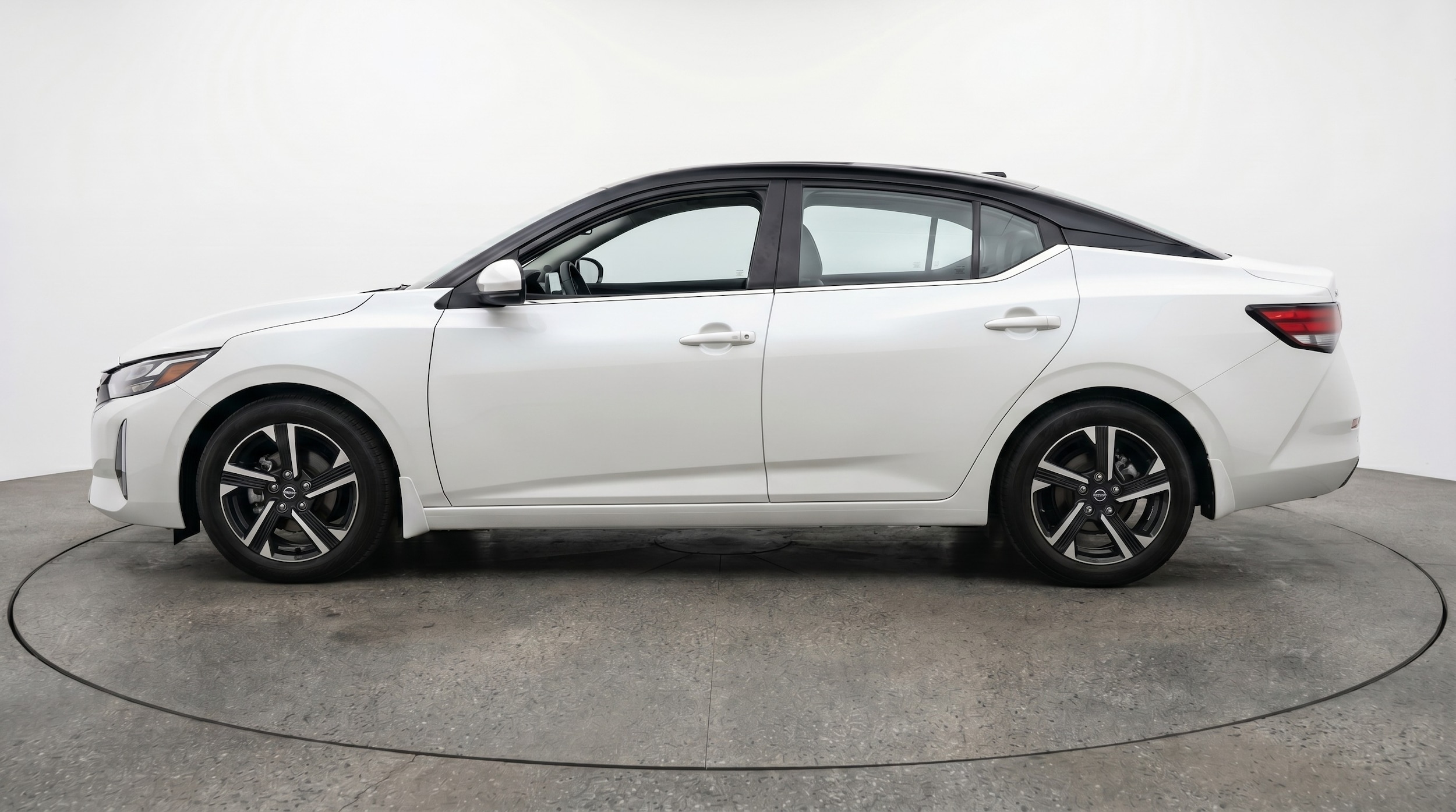 Thumbnail: 2025 Nissan Sentra - 4