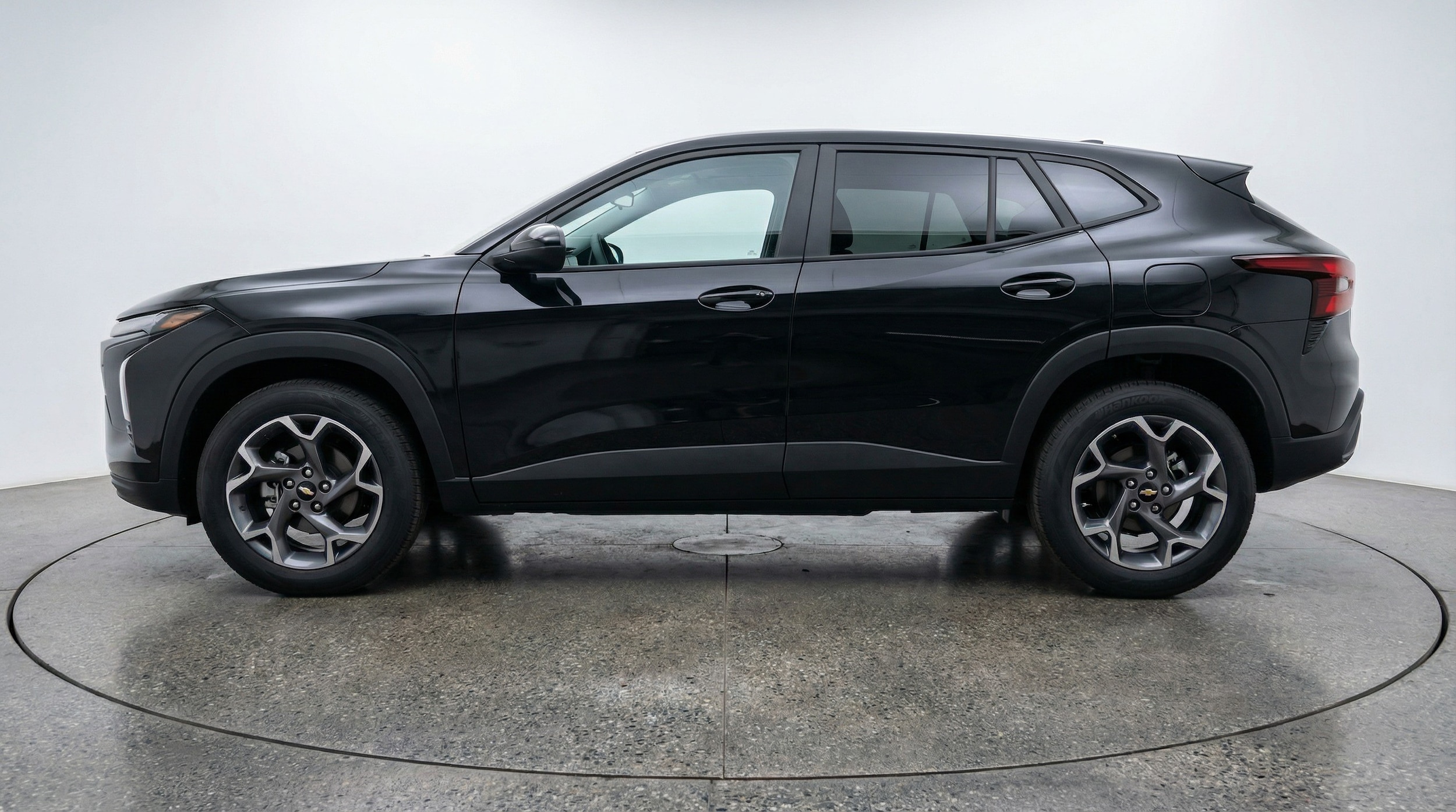 Thumbnail: 2025 Chevrolet Trax - 4