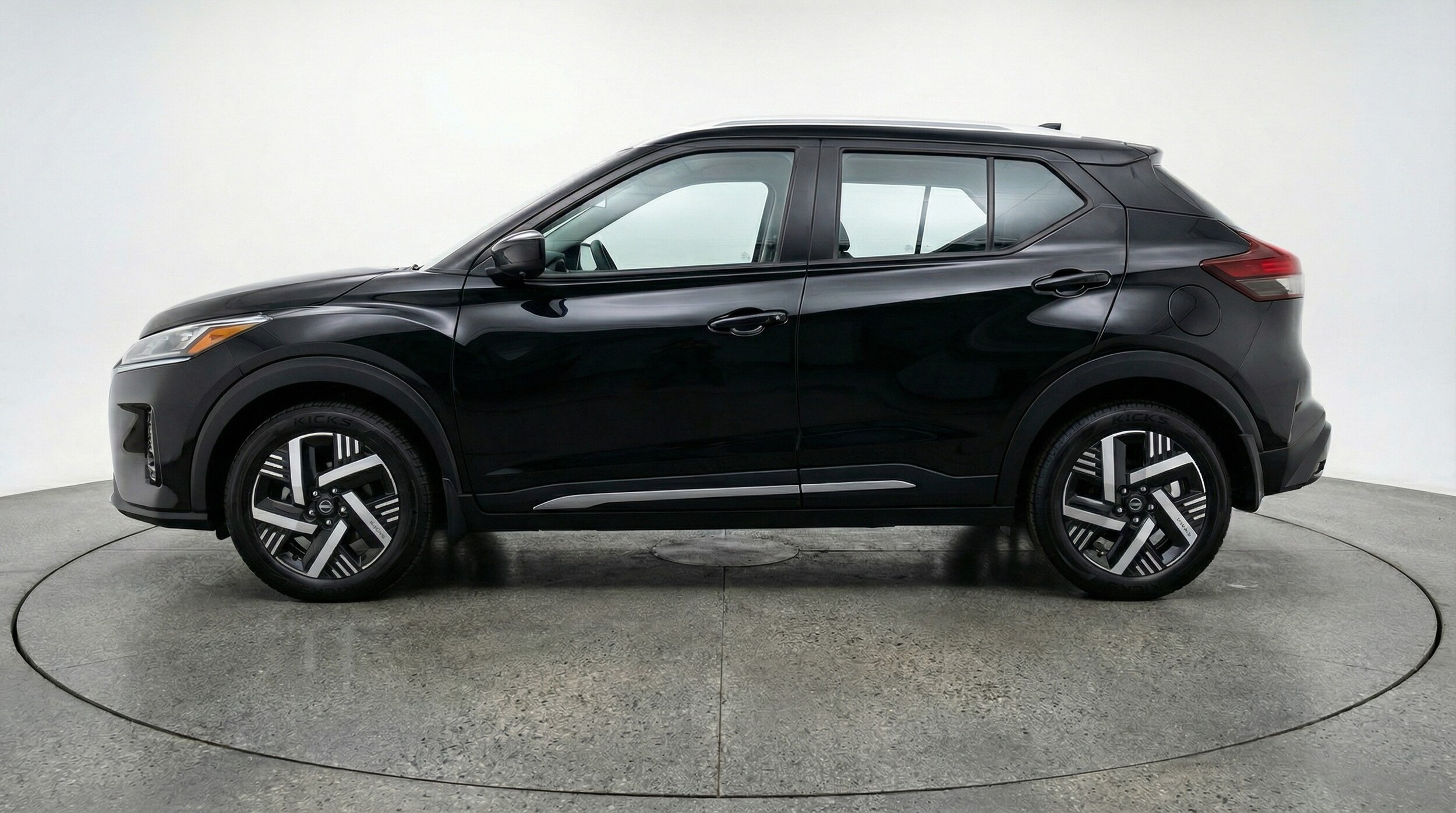 Thumbnail: 2026 Nissan Kicks - 4