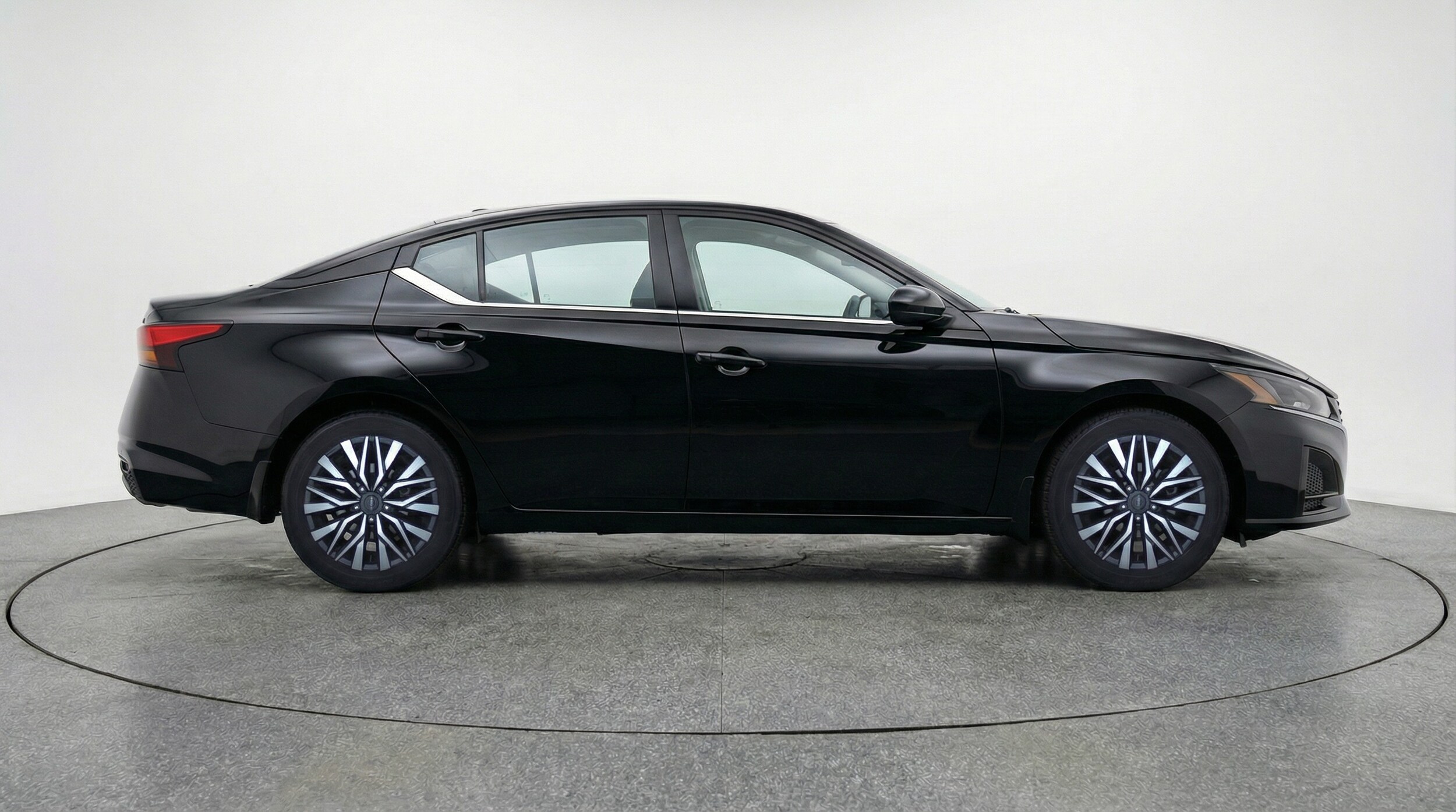 Thumbnail: 2025 Nissan Altima - 8