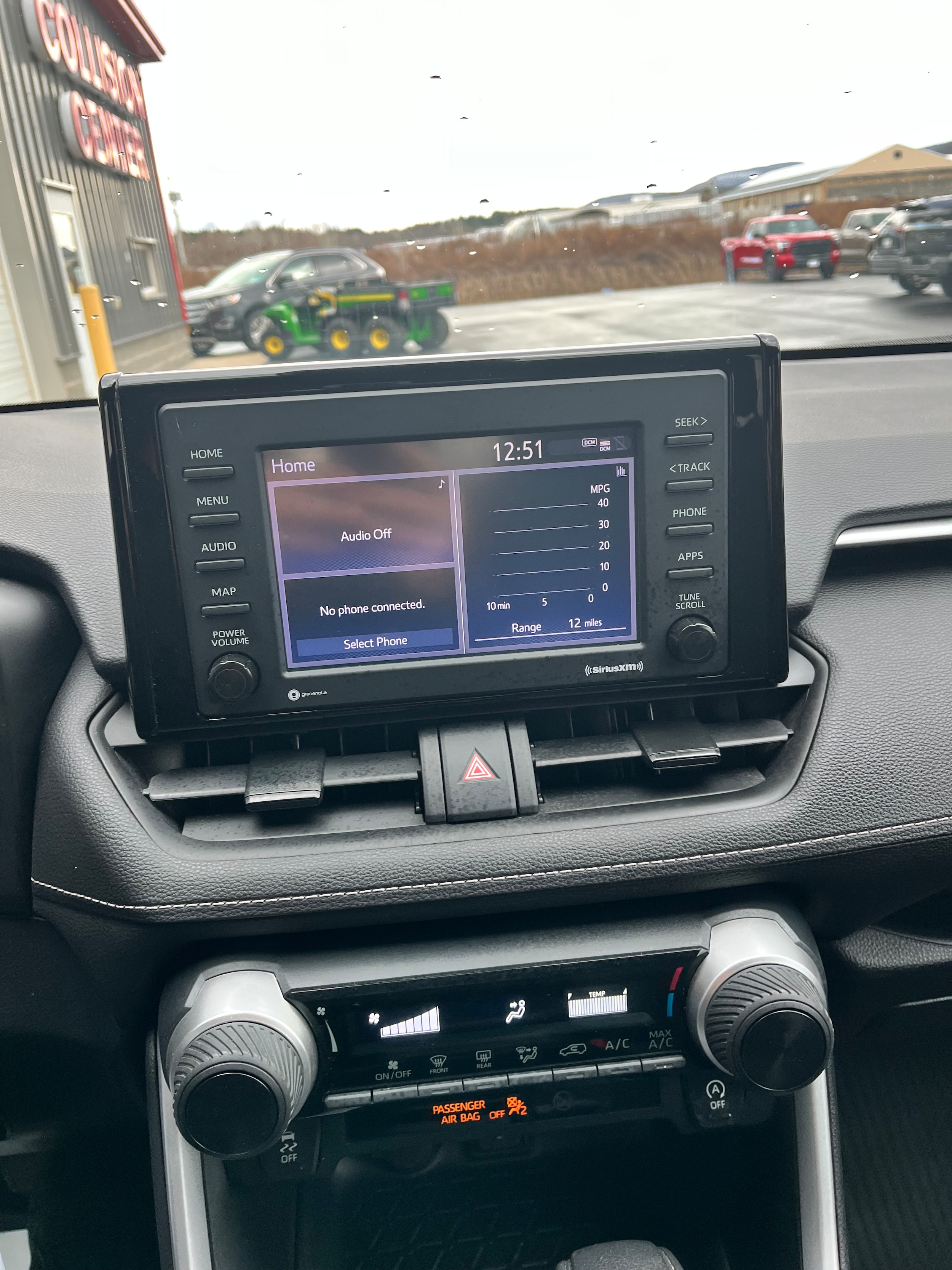 2023 Toyota Sienna XLE - Photo 8
