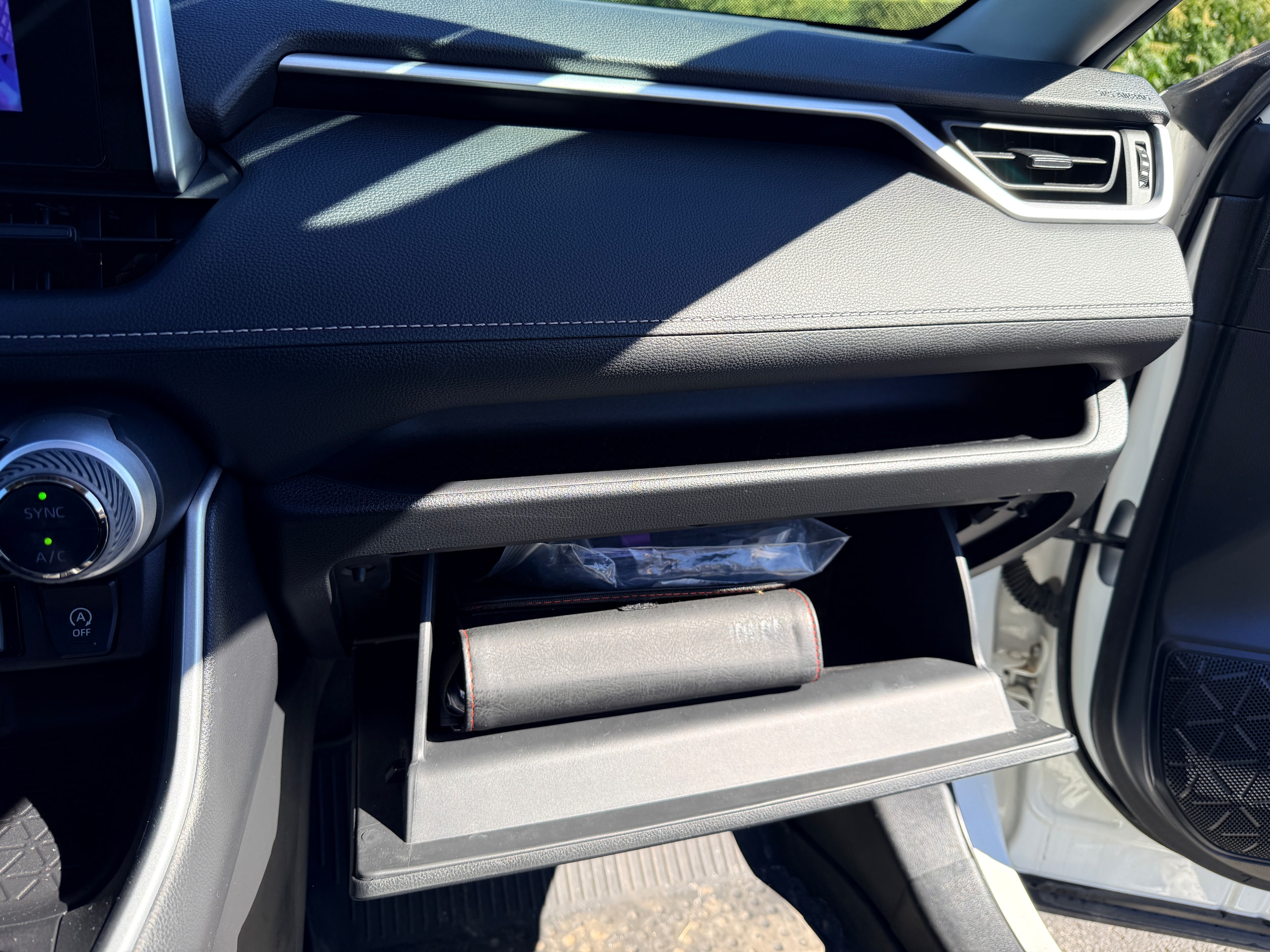 2023 Toyota RAV4 XLE - Photo 32