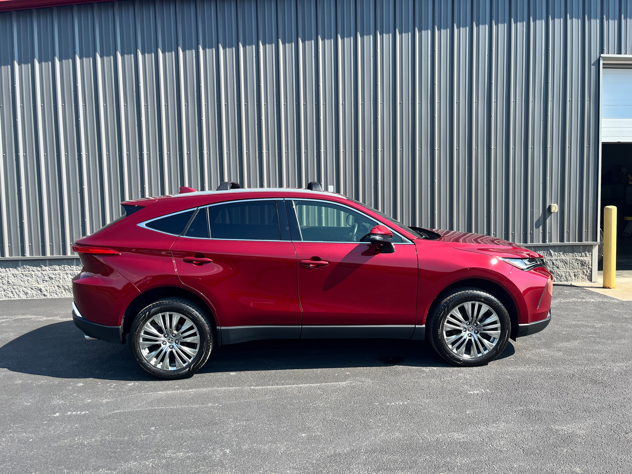 2022 Toyota Venza XLE's photo