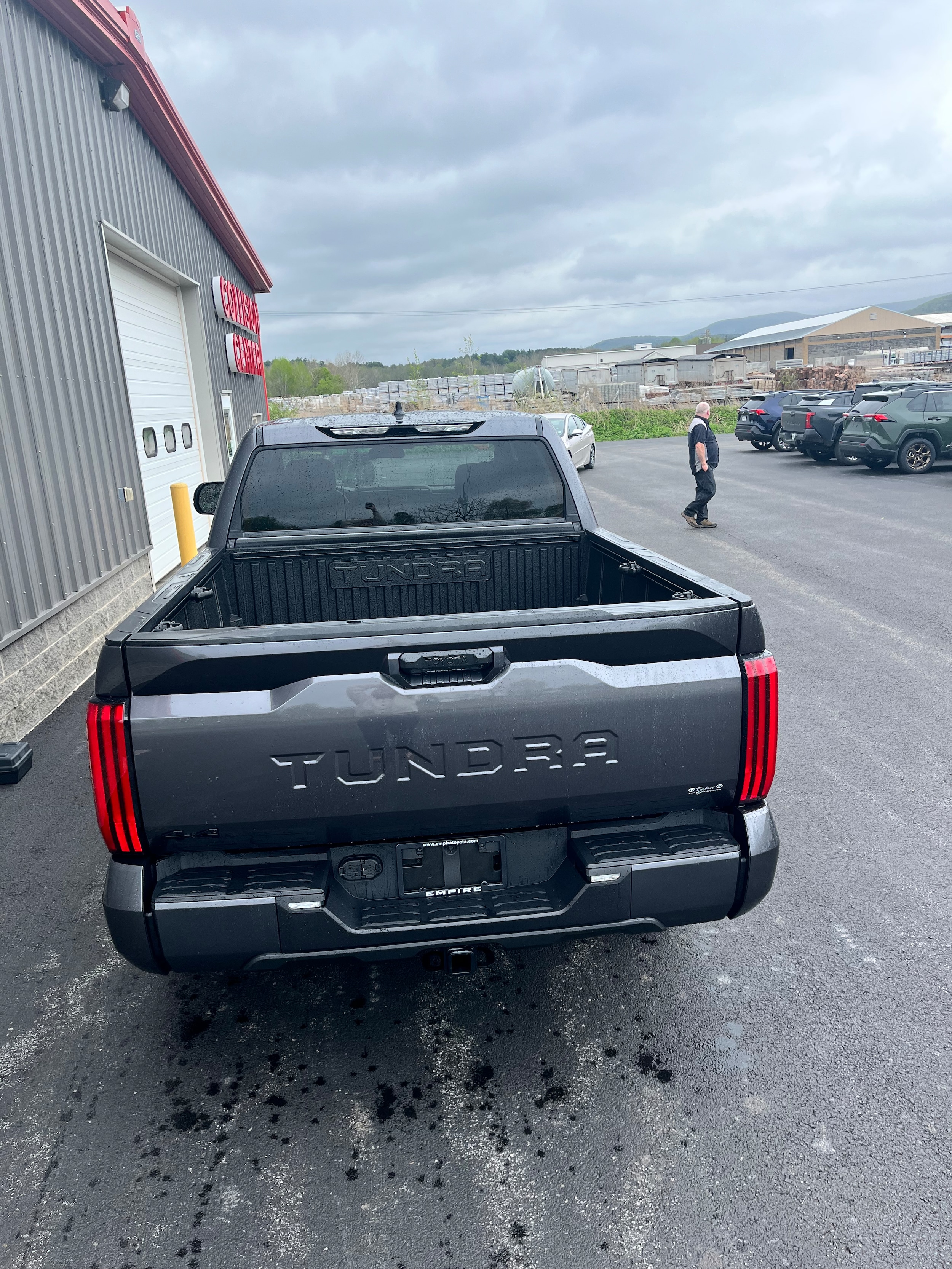 2025 Toyota Tundra SR5 - Photo 8