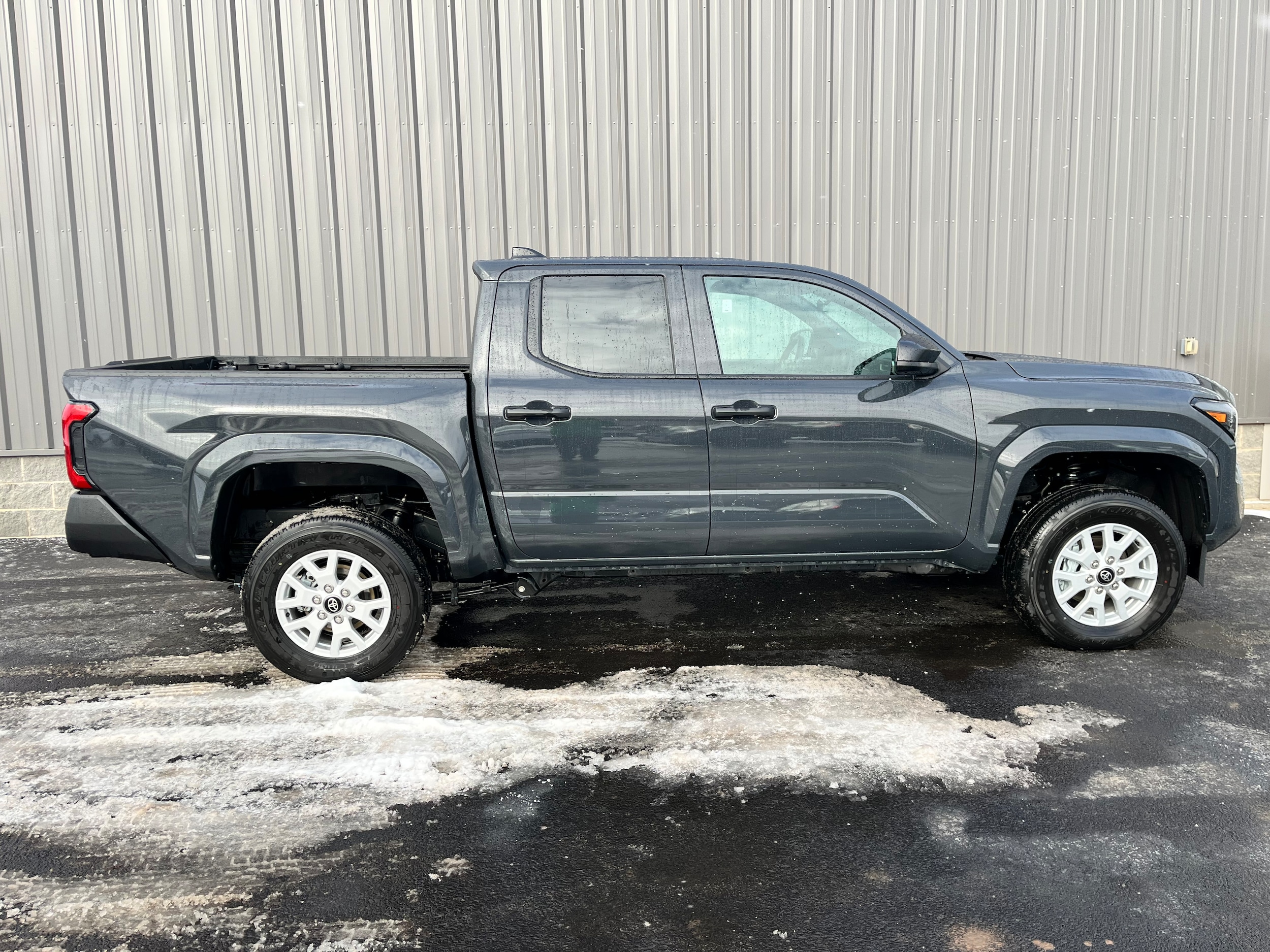 2025 Toyota Tacoma SR's photo