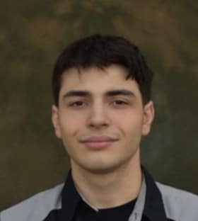 Staff member Karl Bach from ID_553fc4c1f2b2