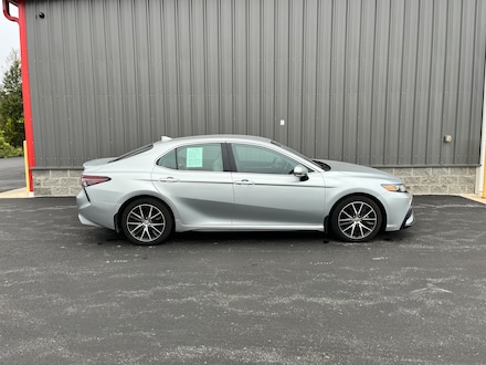 2023 Toyota Camry SE Sedan