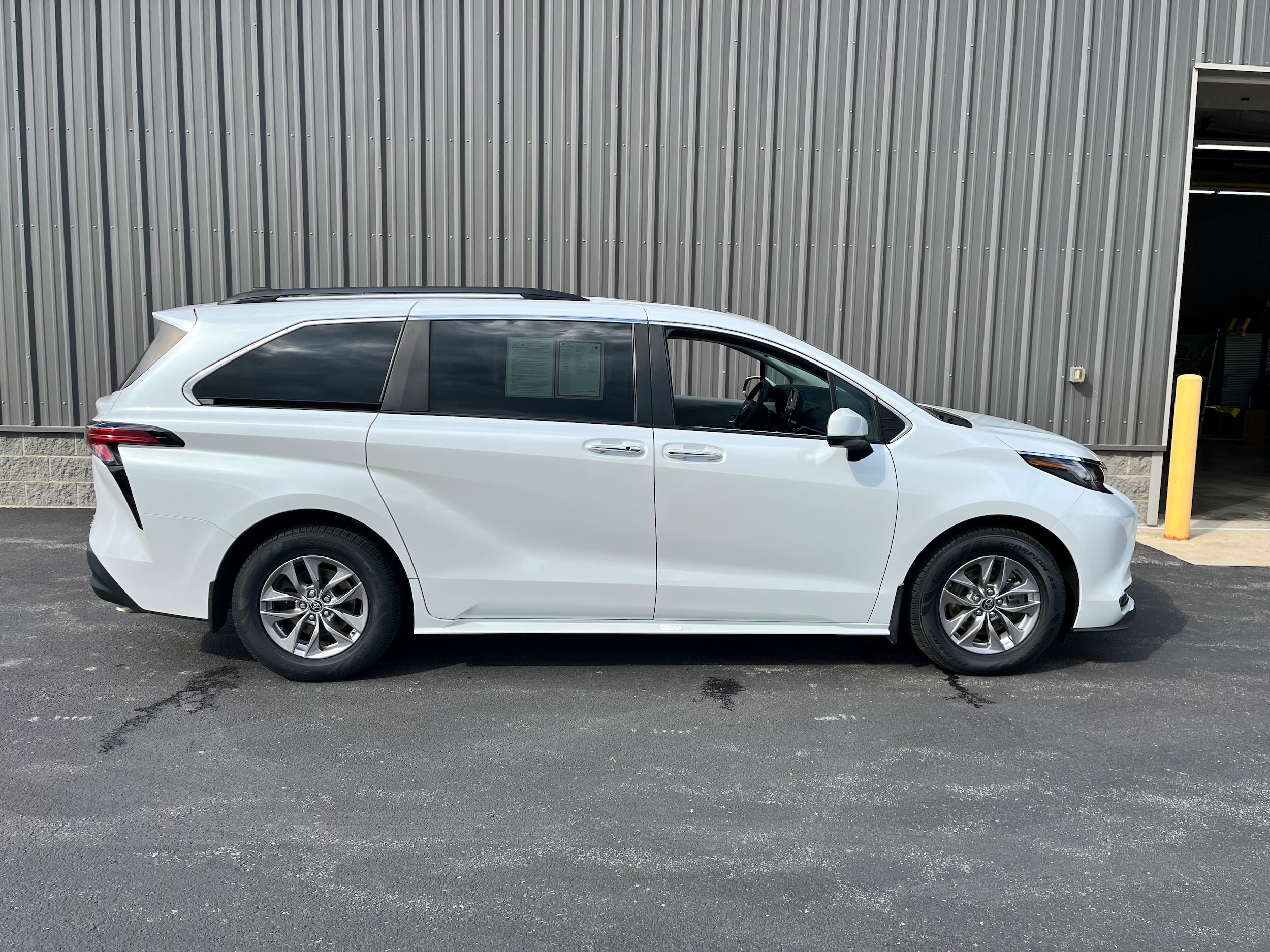 2022 Toyota Sienna Van Passenger Van  2022 Toyota Sienna Van Passenger Van