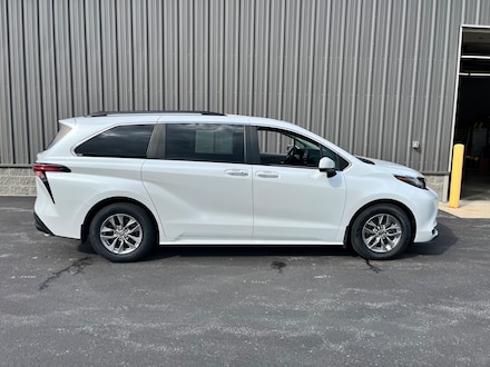2022 Toyota Sienna XLE 7 Passenger Van Passenger Van