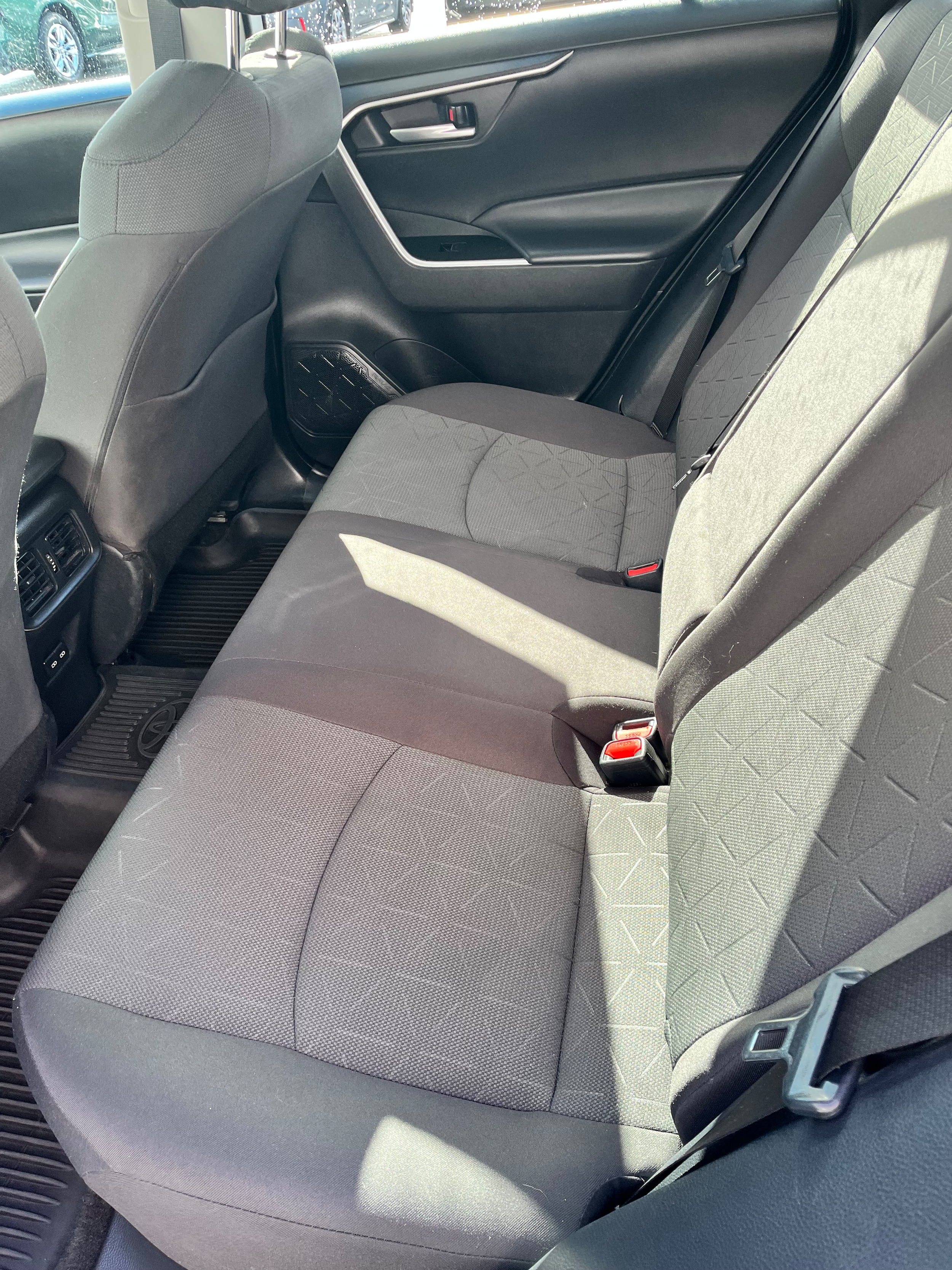 2023 Toyota RAV4 XLE - Photo 12