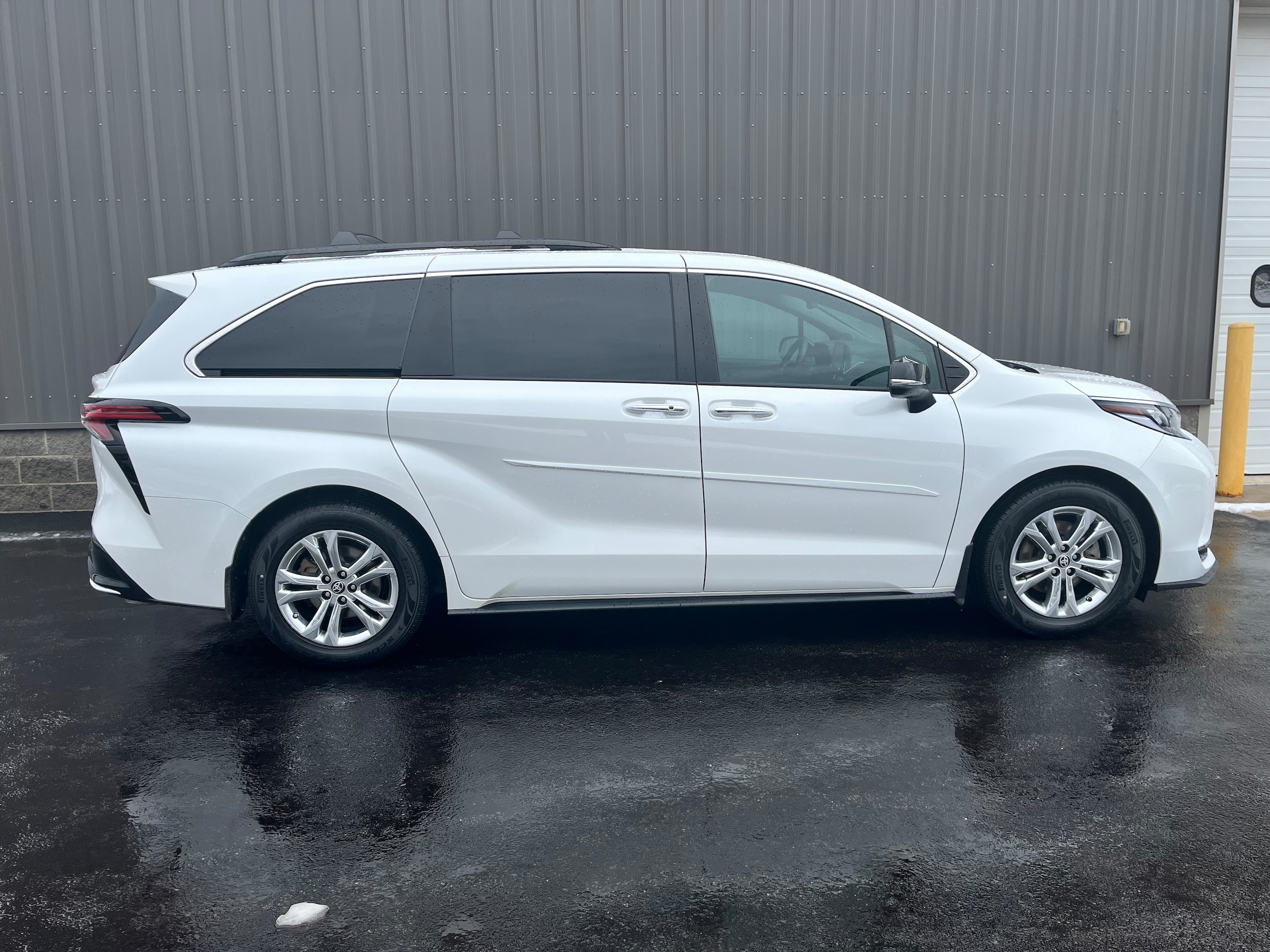 2023 Toyota Sienna Van Passenger Van 