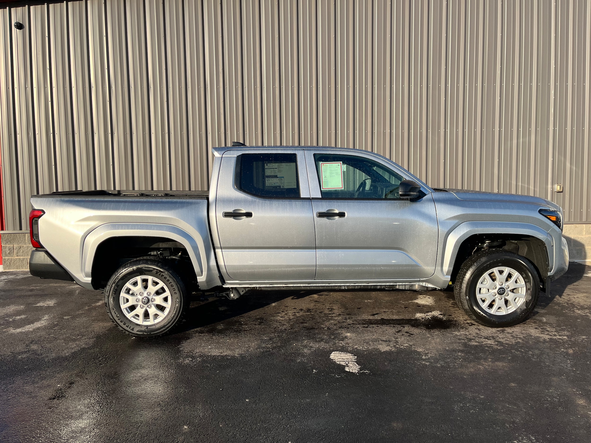 2025 Toyota Tacoma SR's photo