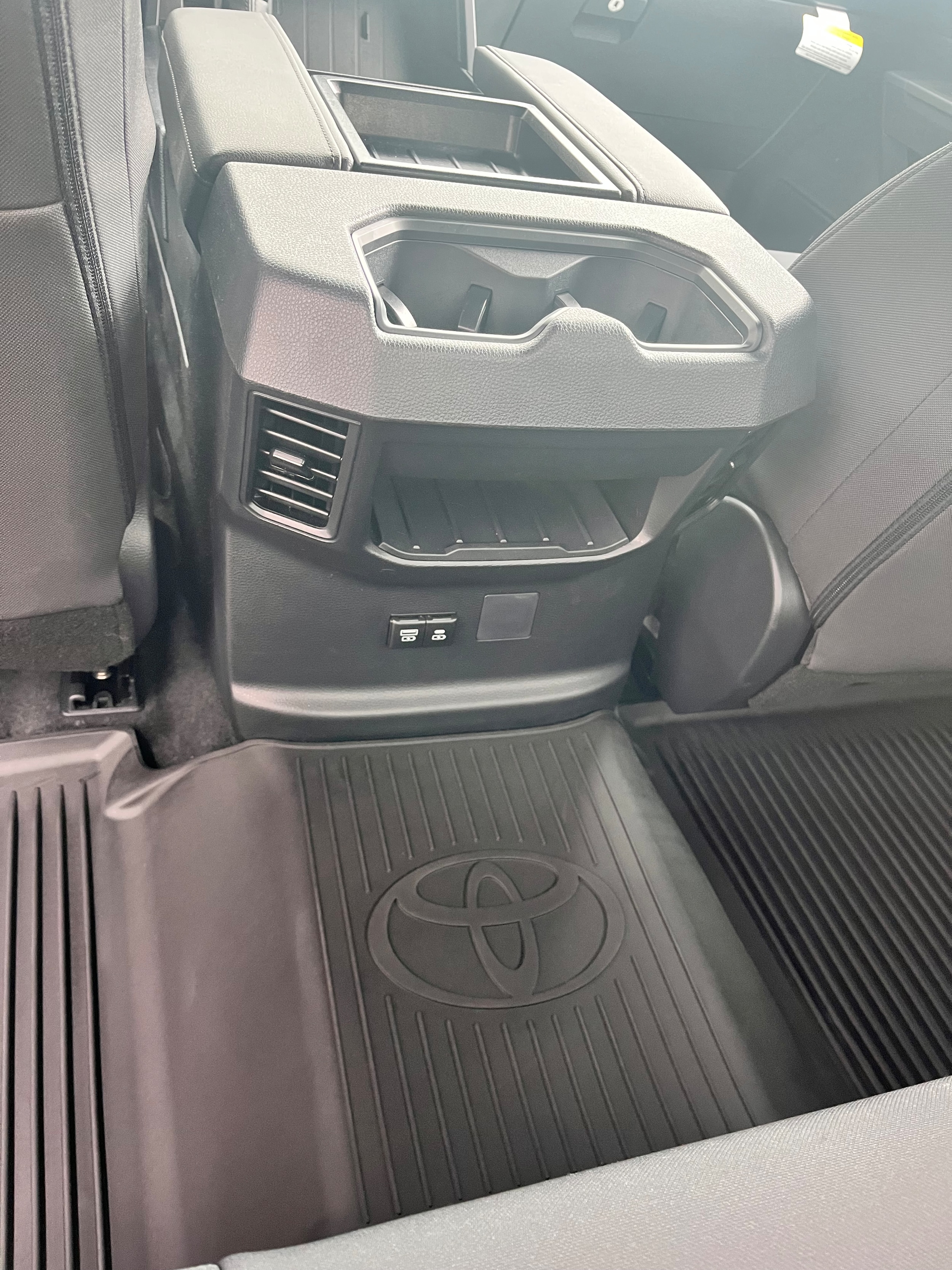 2025 Toyota Tundra SR5 - Photo 13