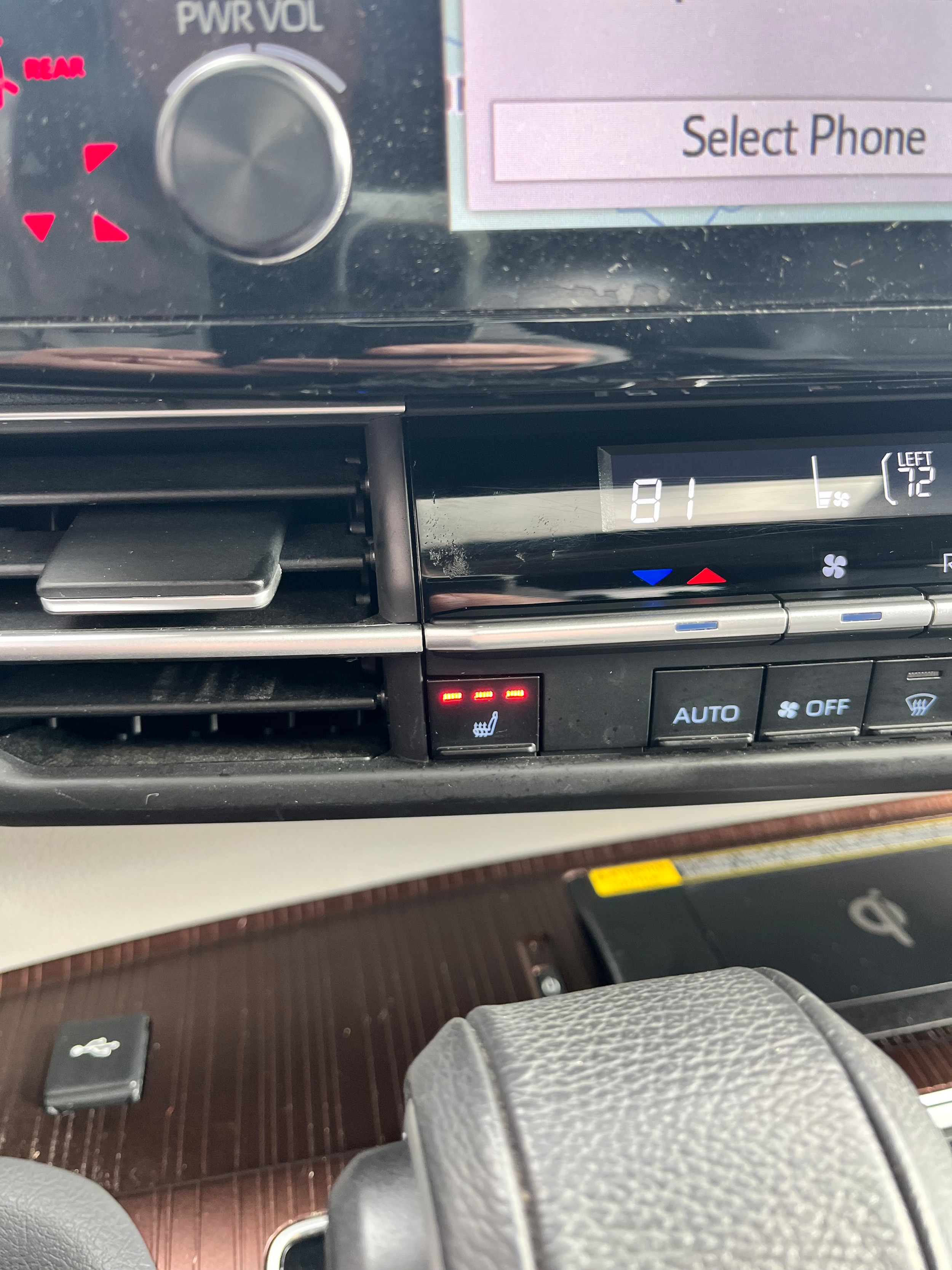 2023 Toyota Sienna XLE - Photo 11