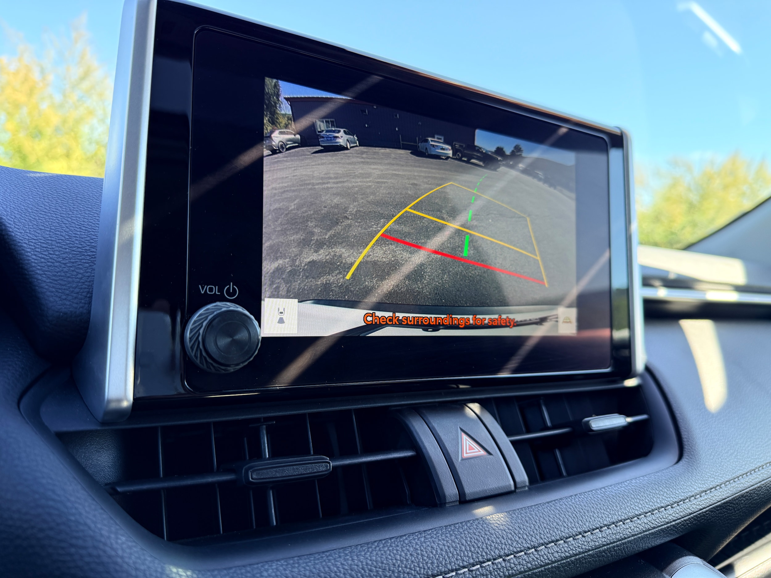 2023 Toyota RAV4 XLE - Photo 24
