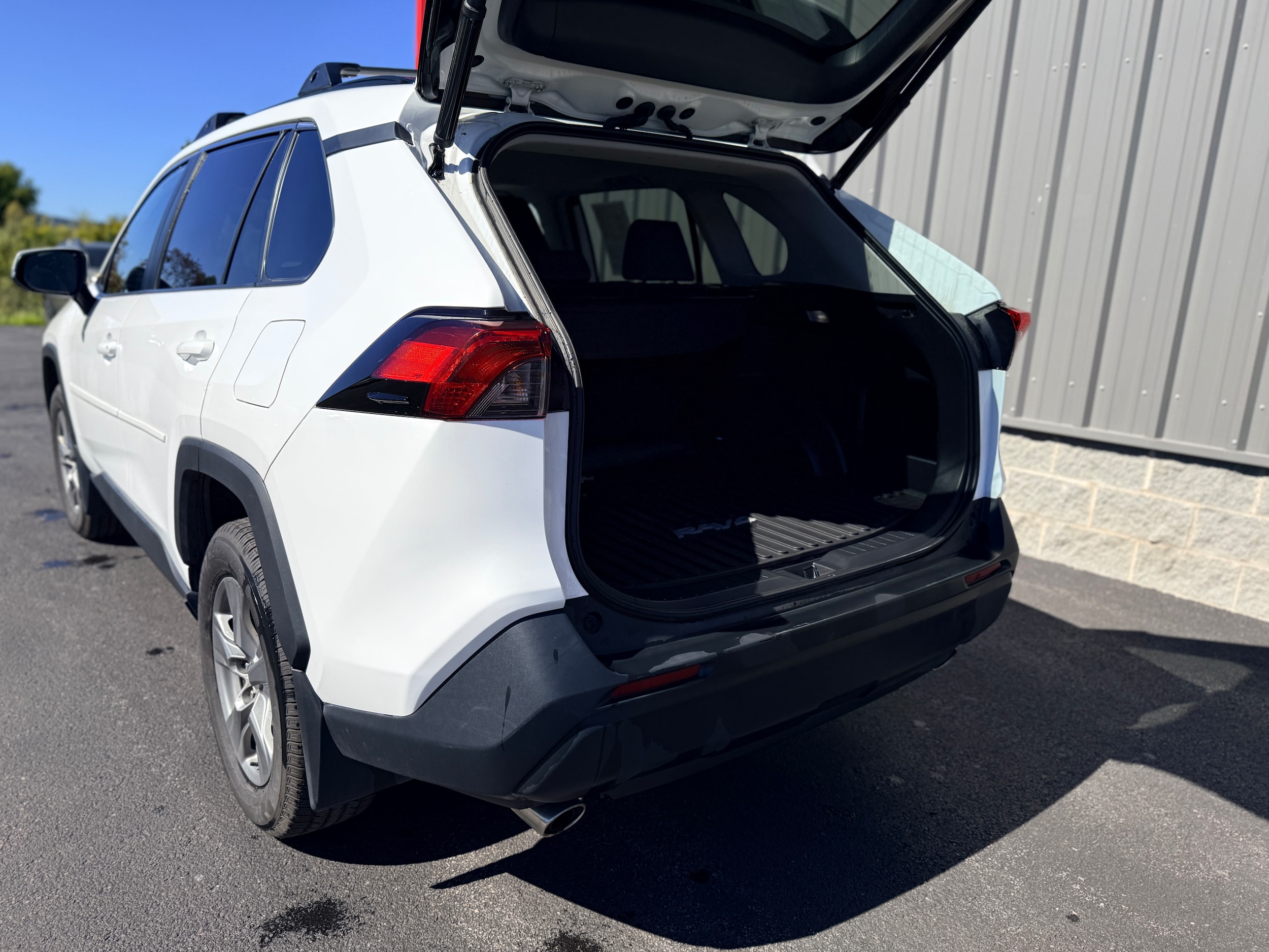 2023 Toyota RAV4 XLE - Photo 20