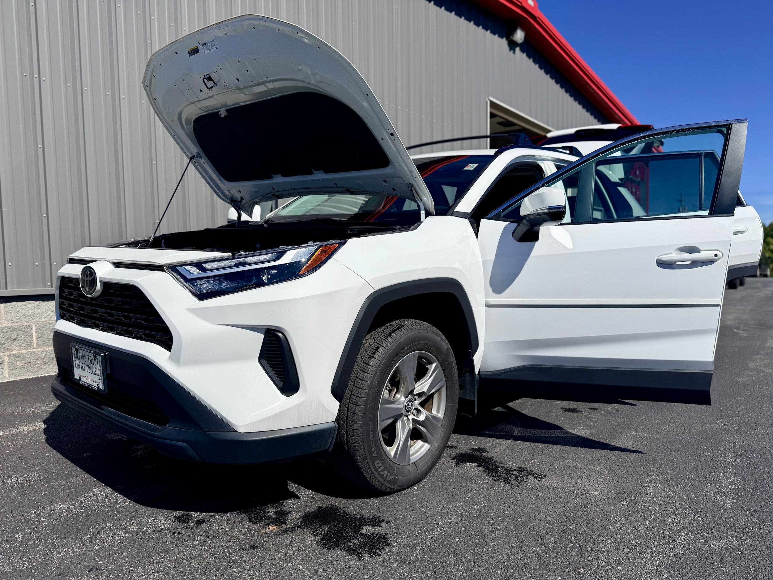 2023 Toyota RAV4 XLE - Photo 16