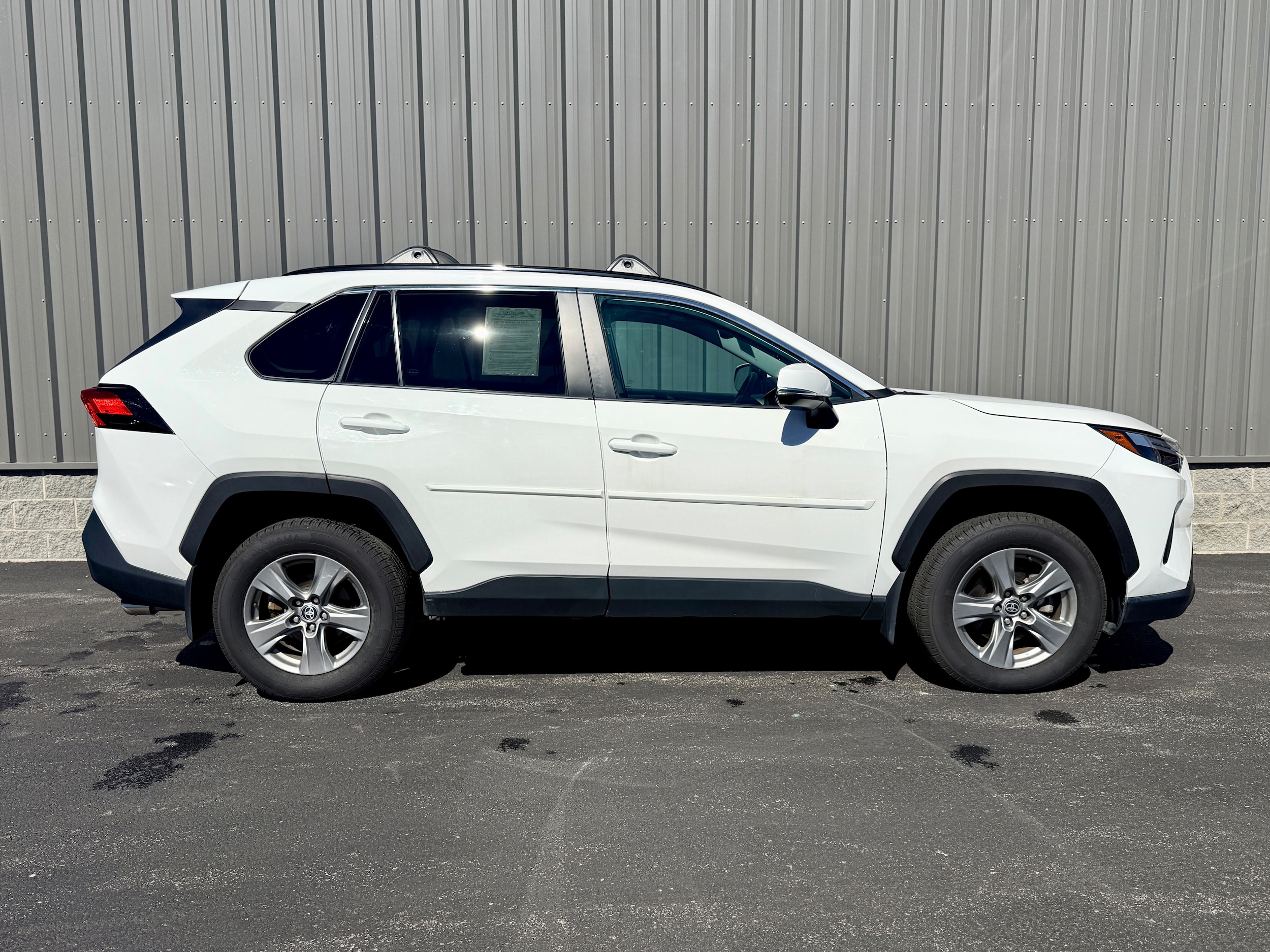 2023 Toyota RAV4 XLE - Photo 12