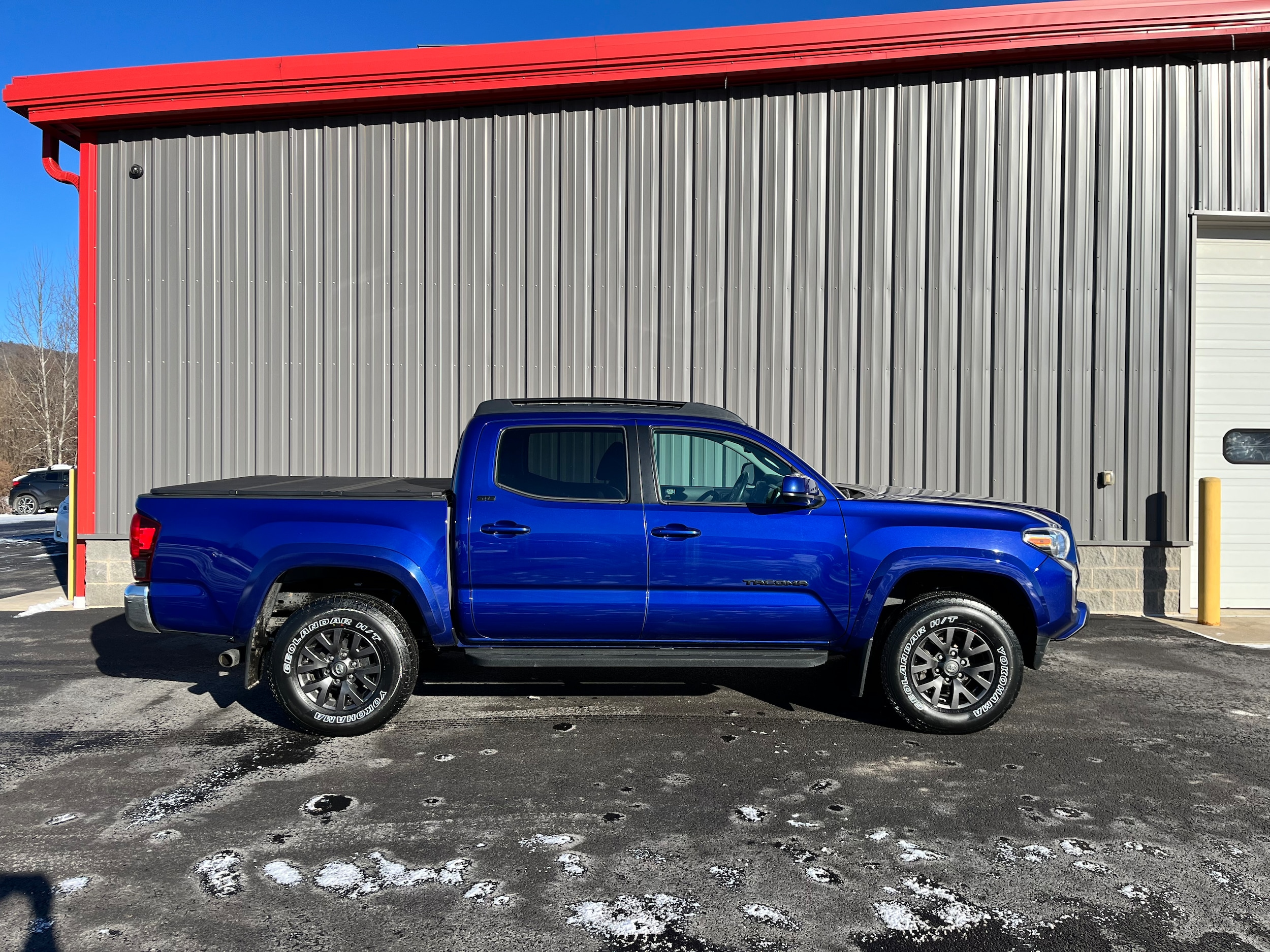 2023 Toyota Tacoma SR5's photo
