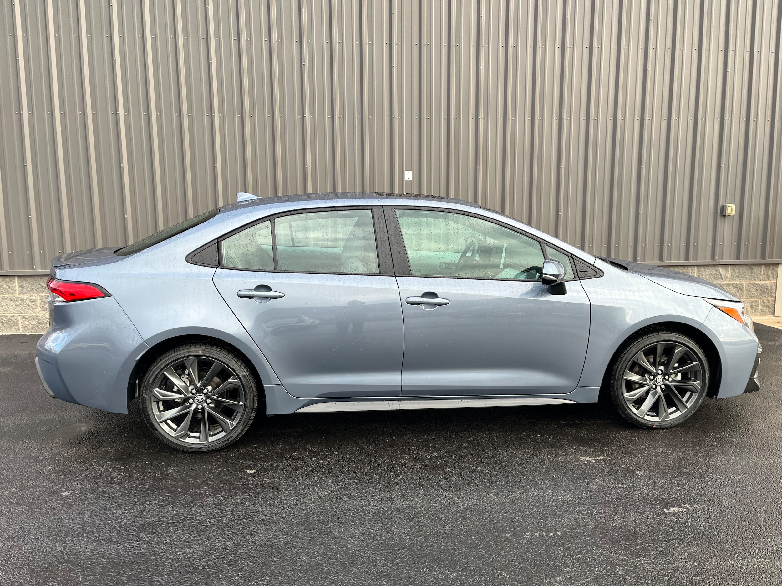 2025 Toyota Corolla SE's photo