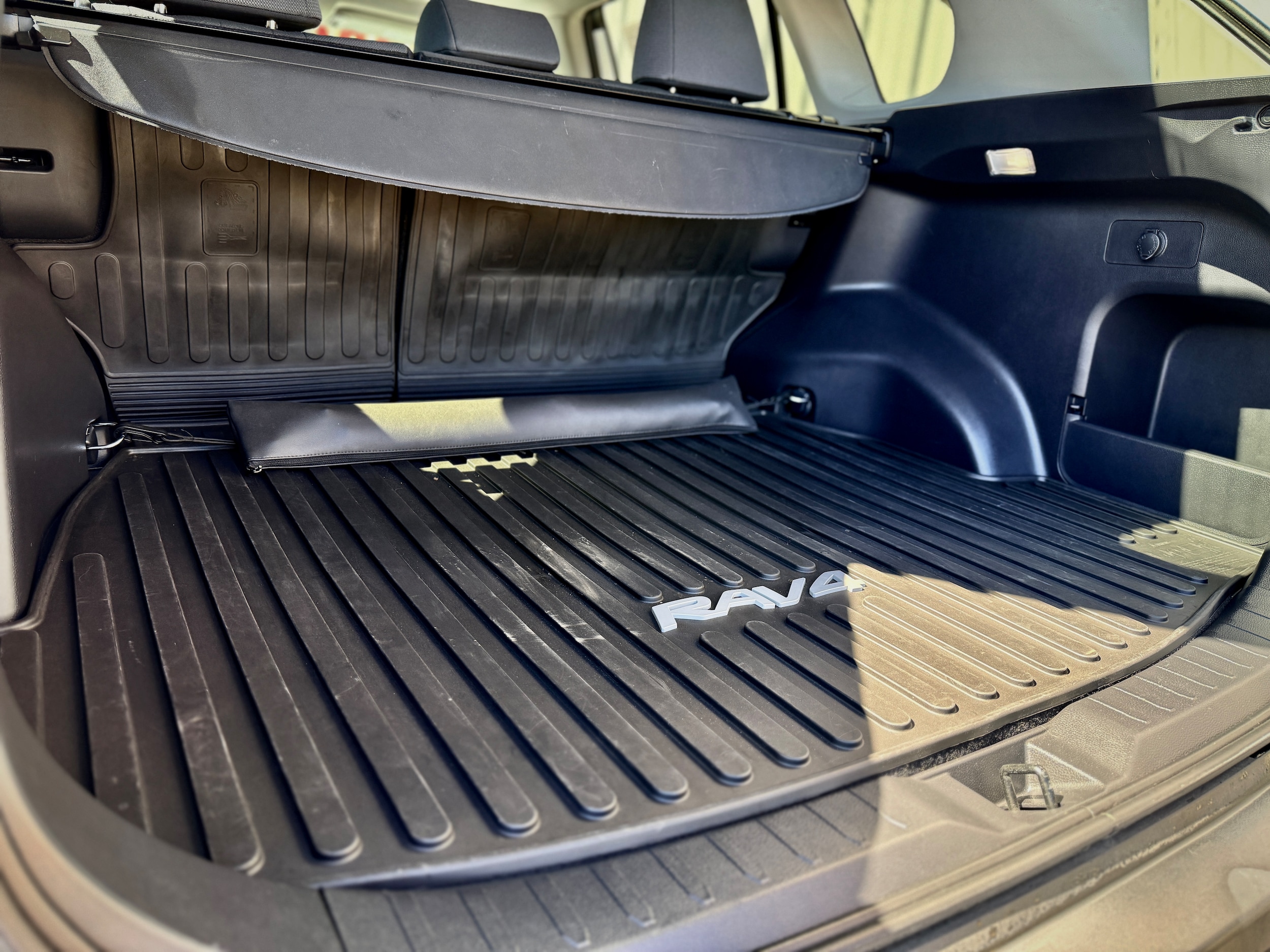 2023 Toyota RAV4 XLE - Photo 21