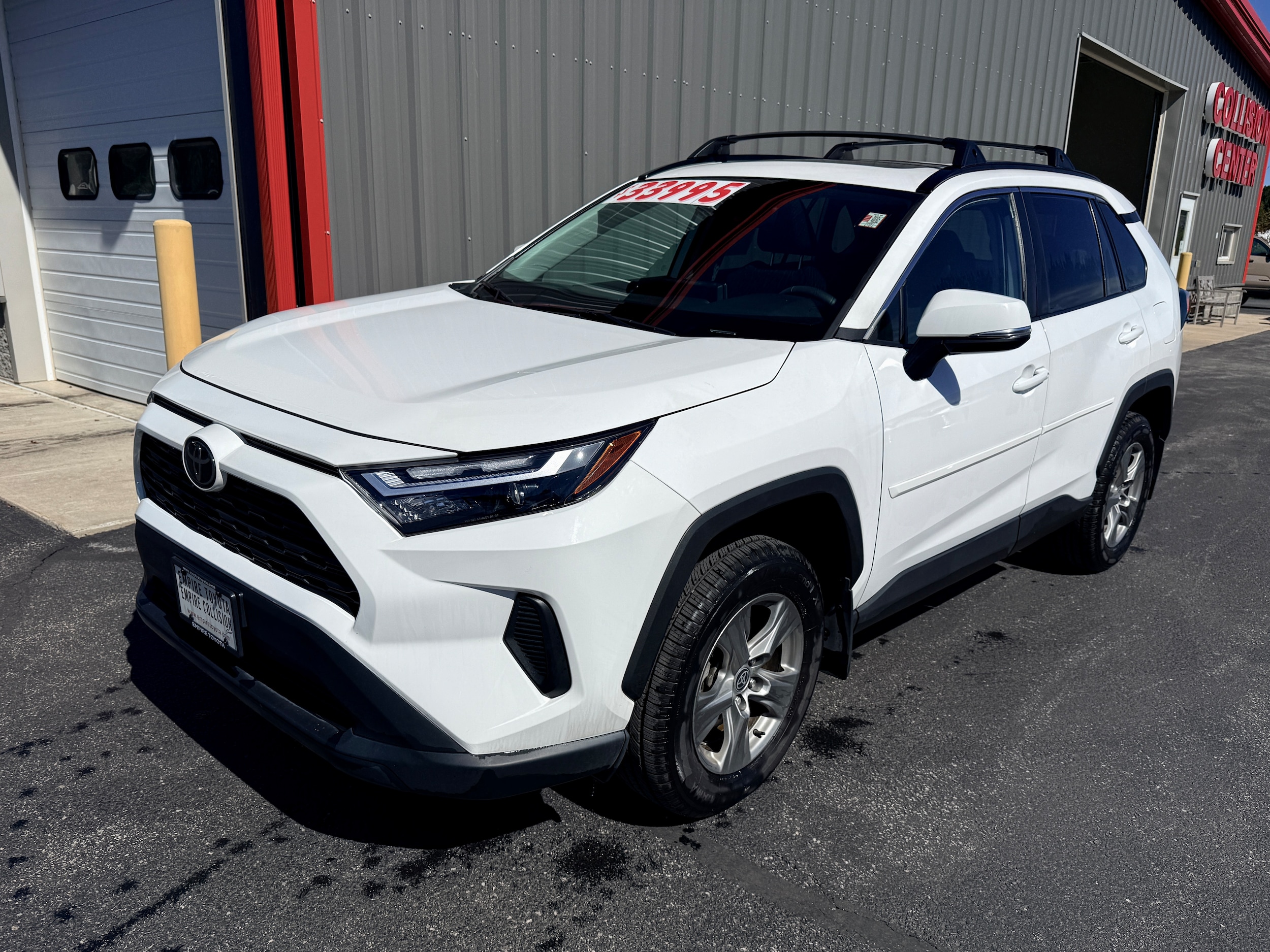 2023 Toyota RAV4 XLE - Photo 15