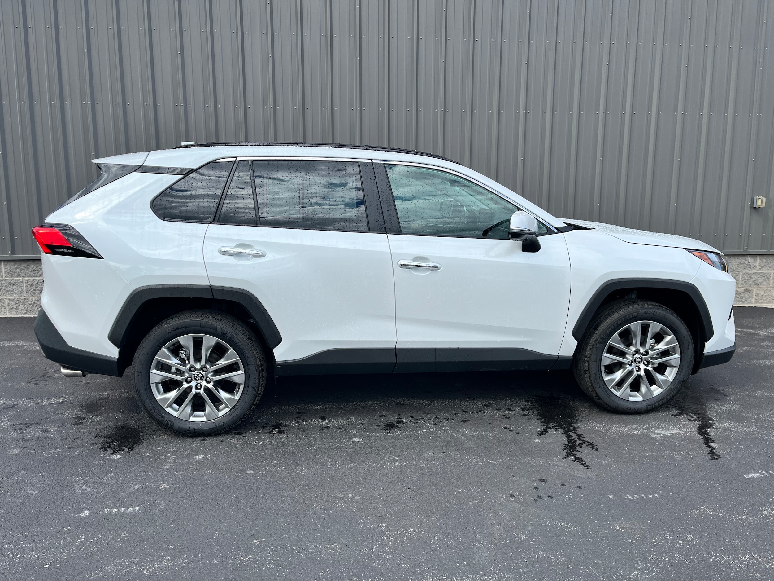 2025 Toyota RAV4 SUV 