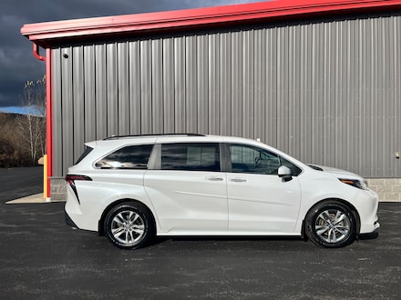 2023 Toyota Sienna XLE 7 Passenger Van Passenger Van