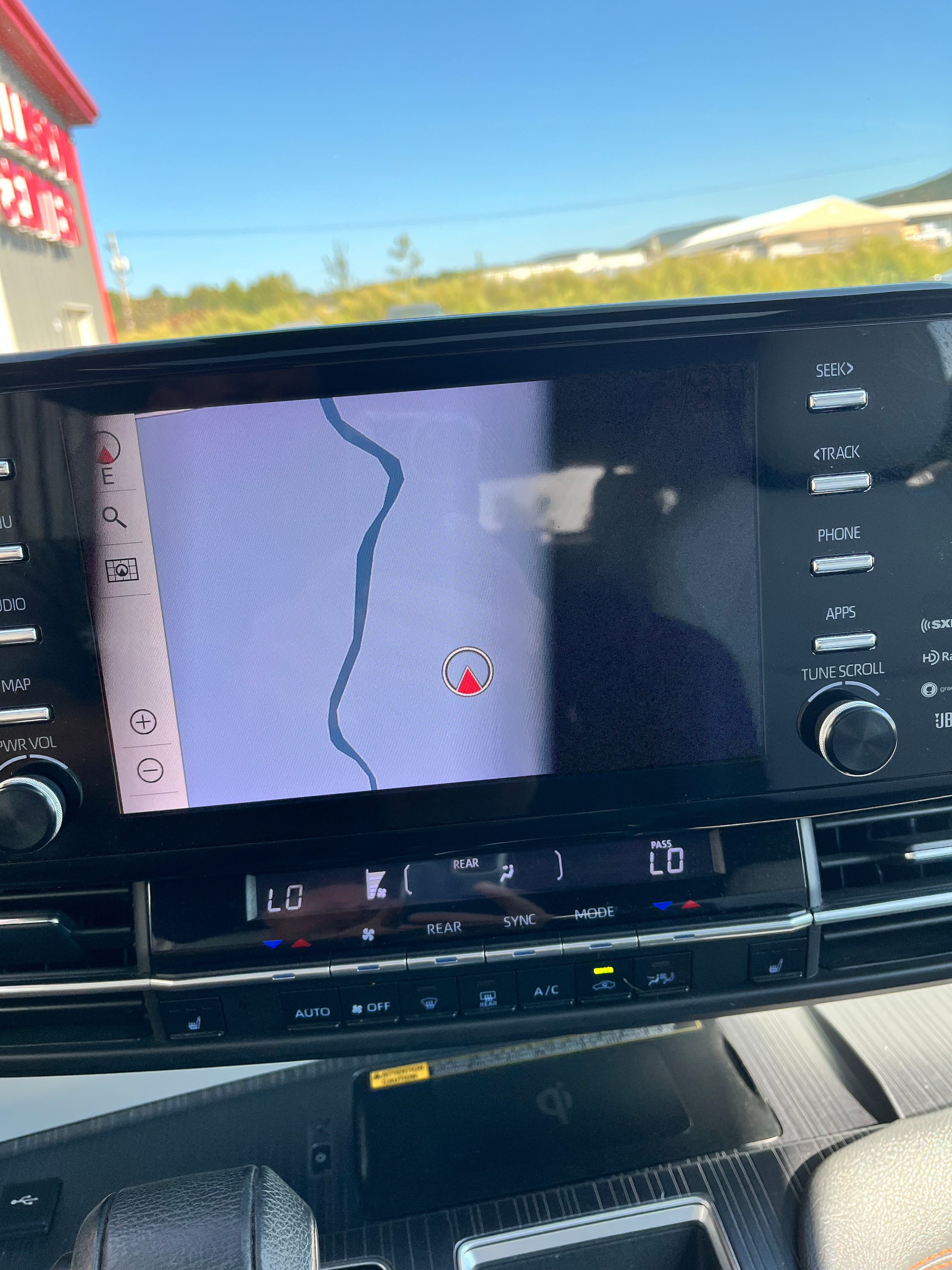 2021 Toyota Sienna XSE - Photo 9