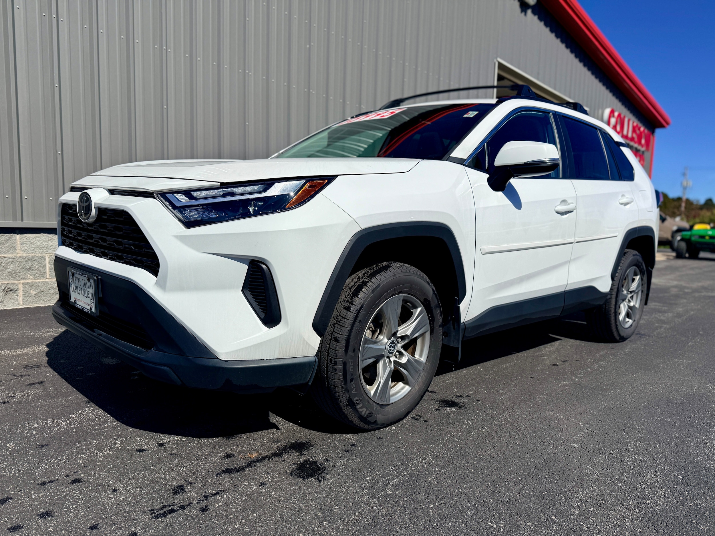 2023 Toyota RAV4 XLE - Photo 17