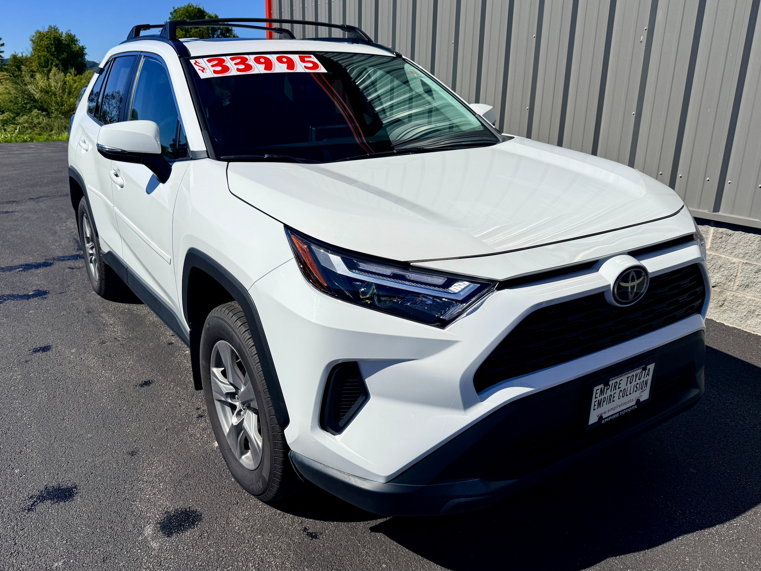2023 Toyota RAV4 XLE - Photo 8