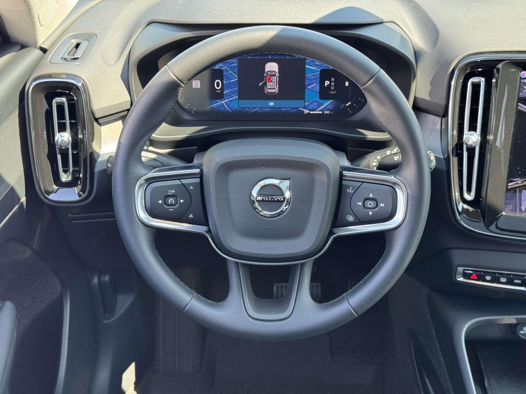 2026 Volvo XC40 Plus - Photo 15